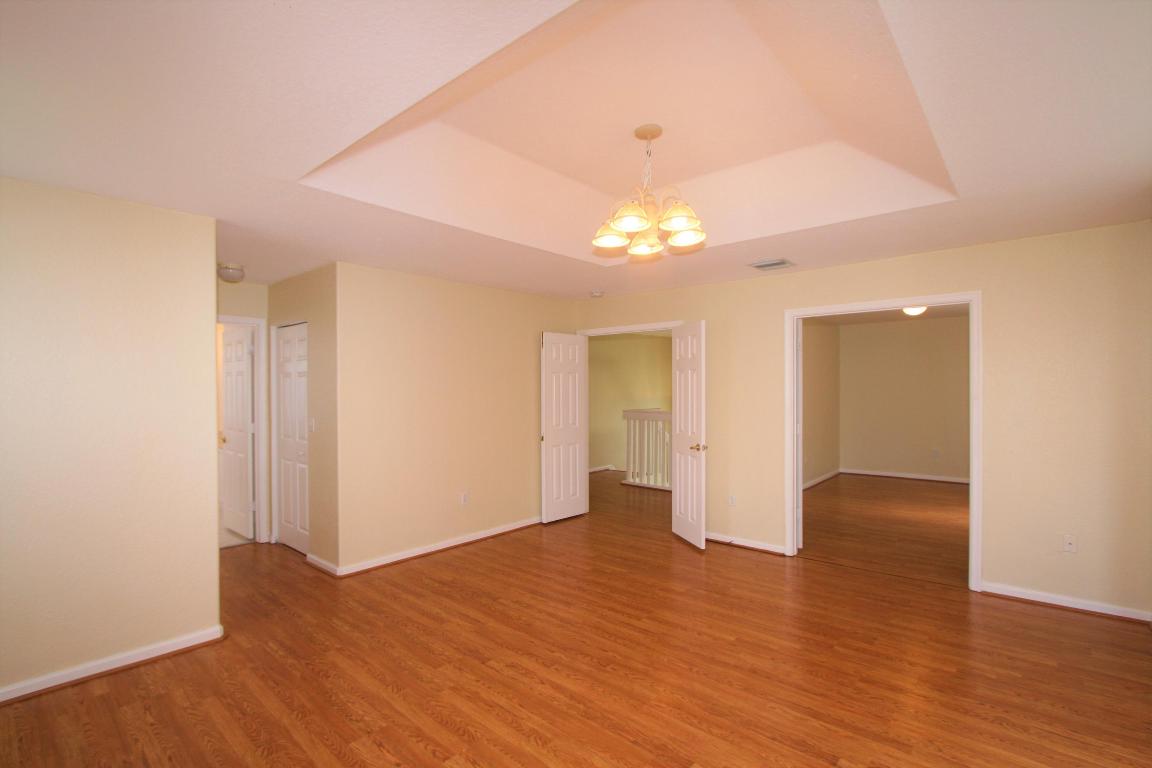 255 Saratoga Boulevard E