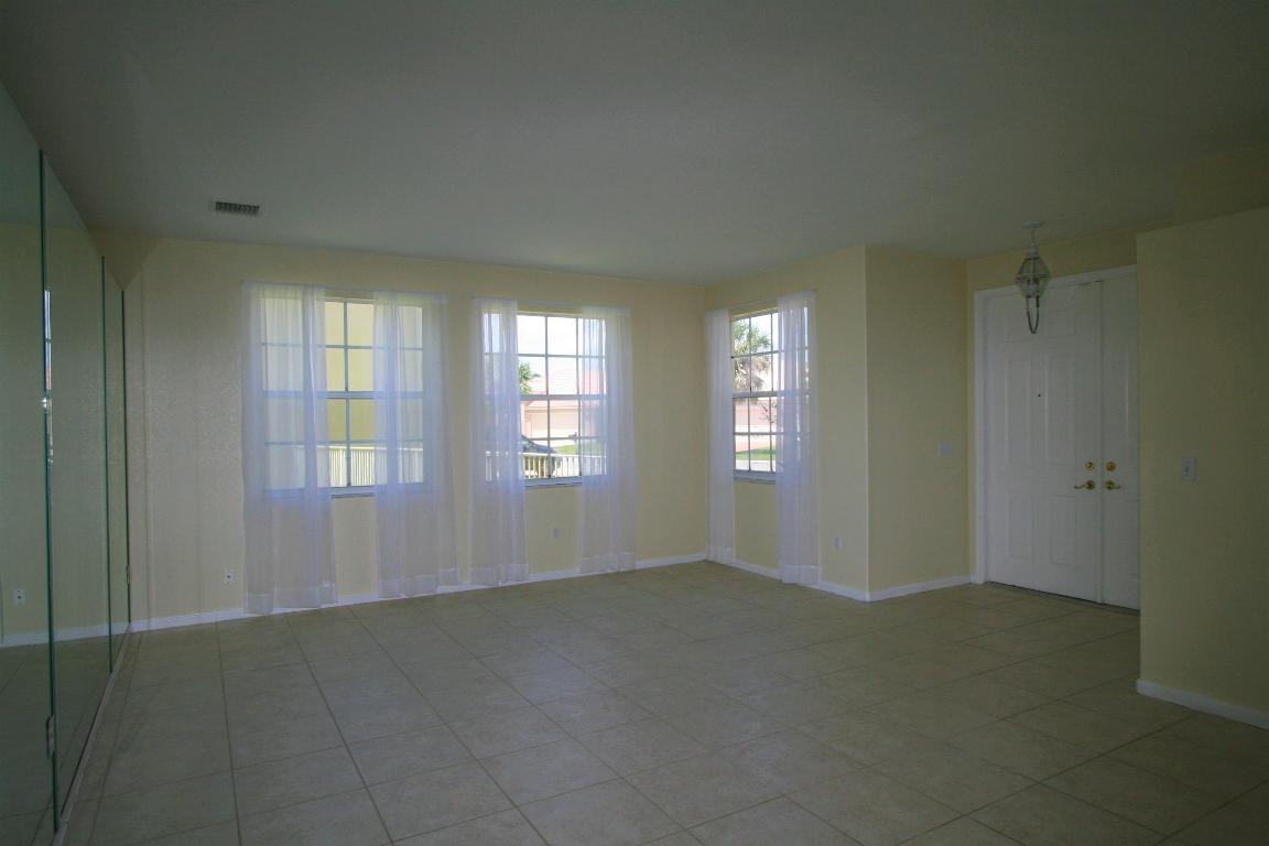 255 Saratoga Boulevard E