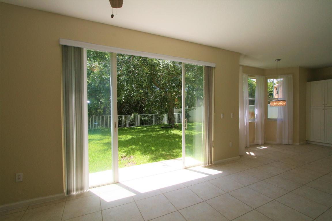 255 Saratoga Boulevard E