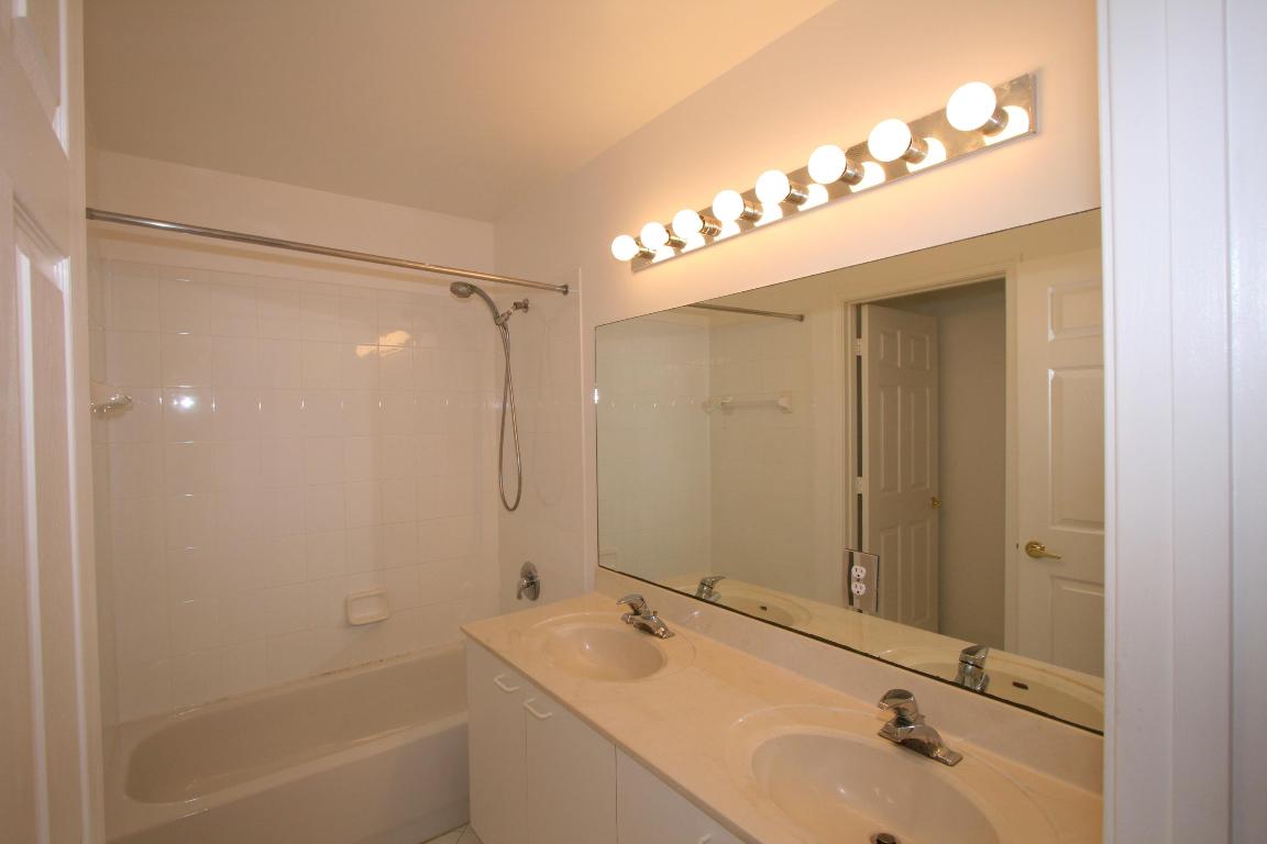 255 Saratoga Boulevard E