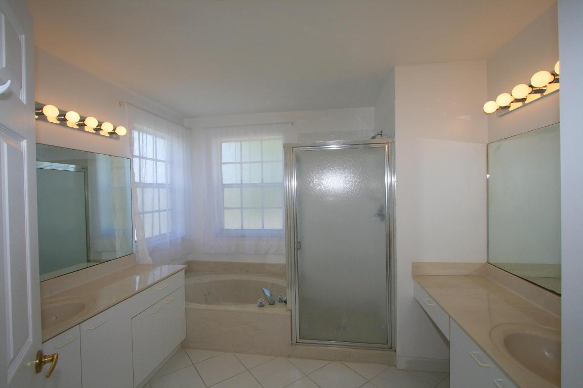 255 Saratoga Boulevard E