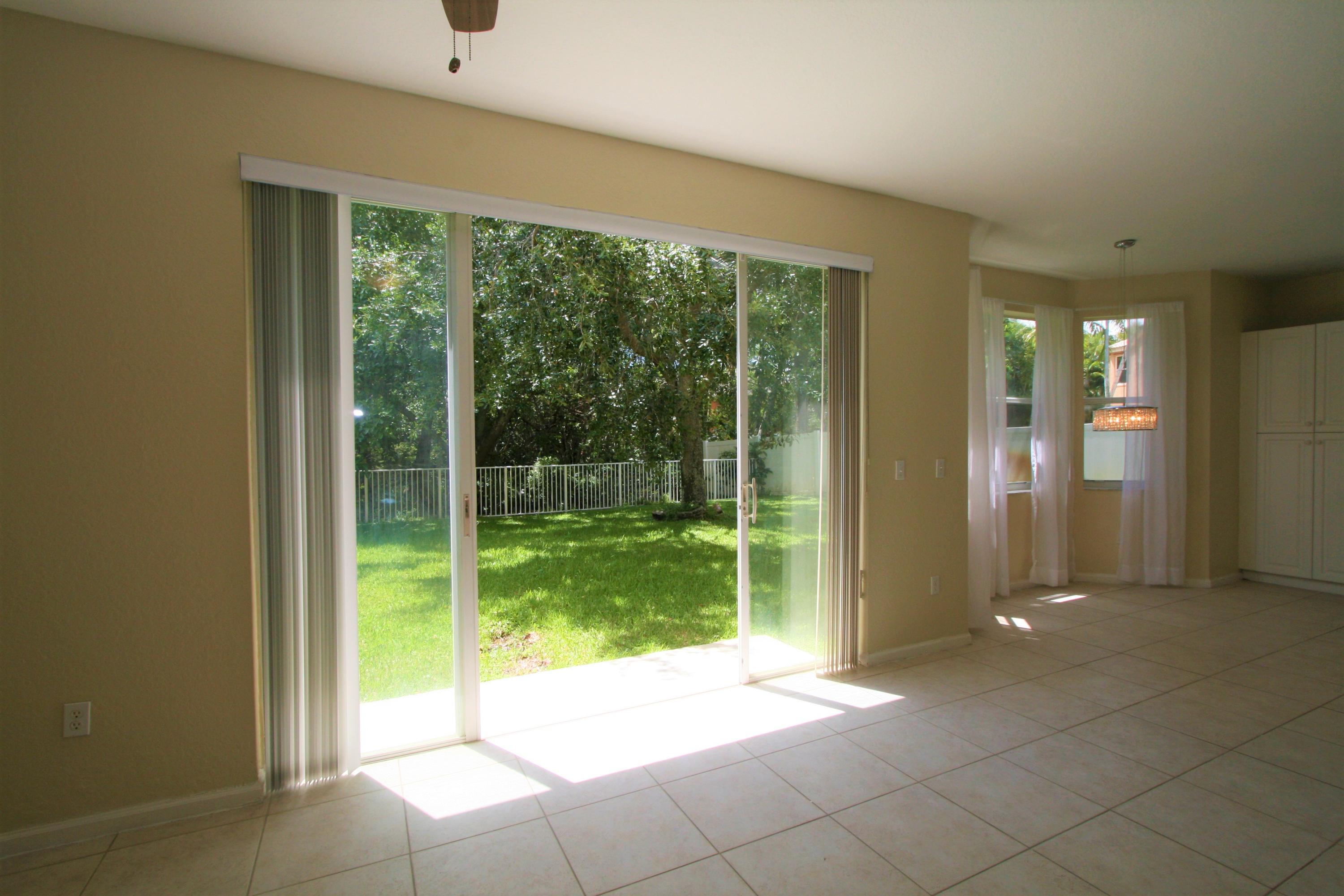 255 Saratoga Boulevard E