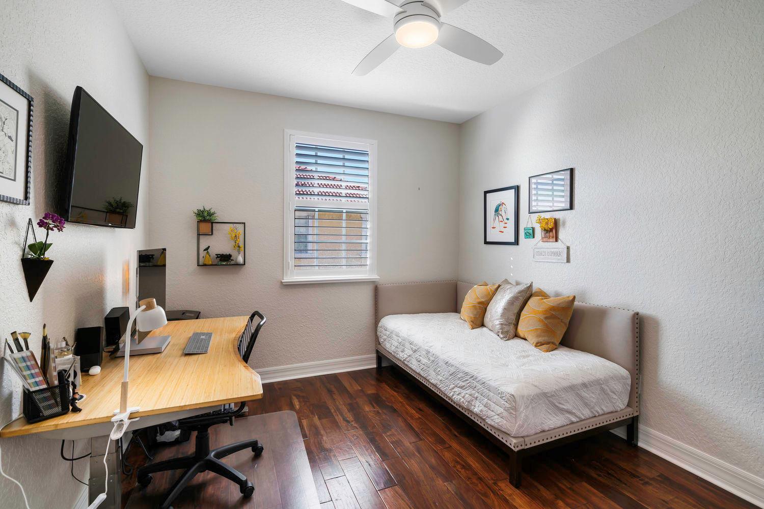 295 NE 5th Avenue 23