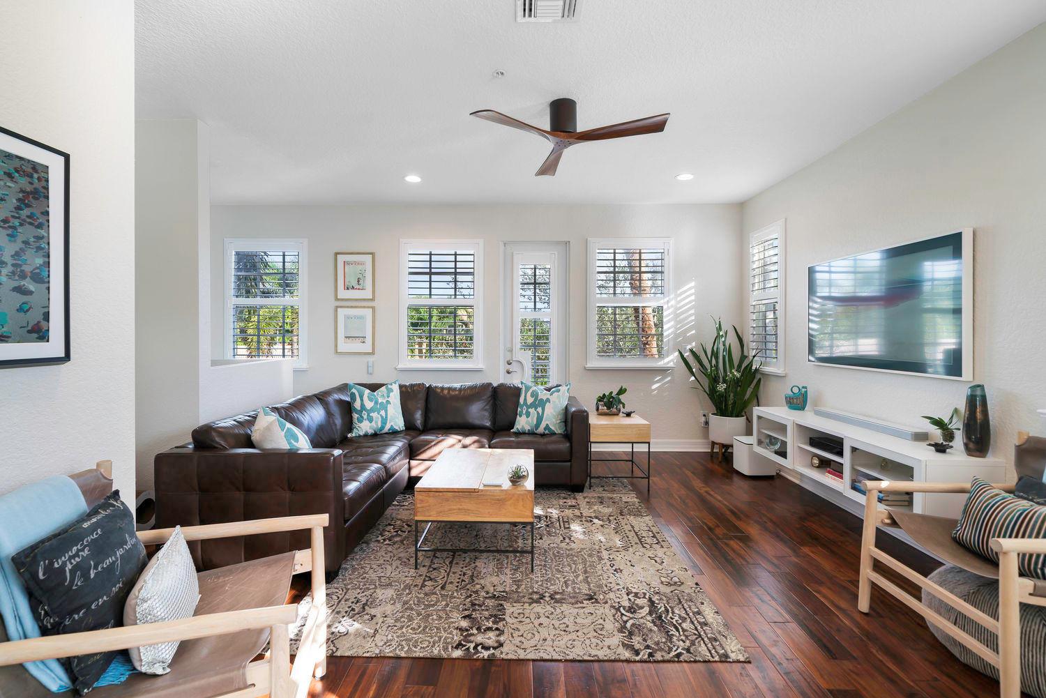 295 NE 5th Avenue 23