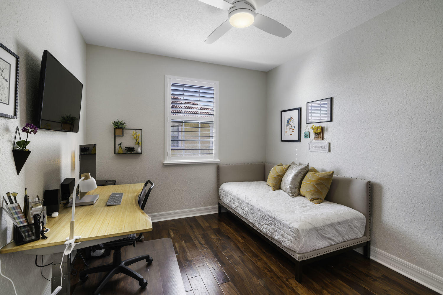 295 NE 5th Avenue 23