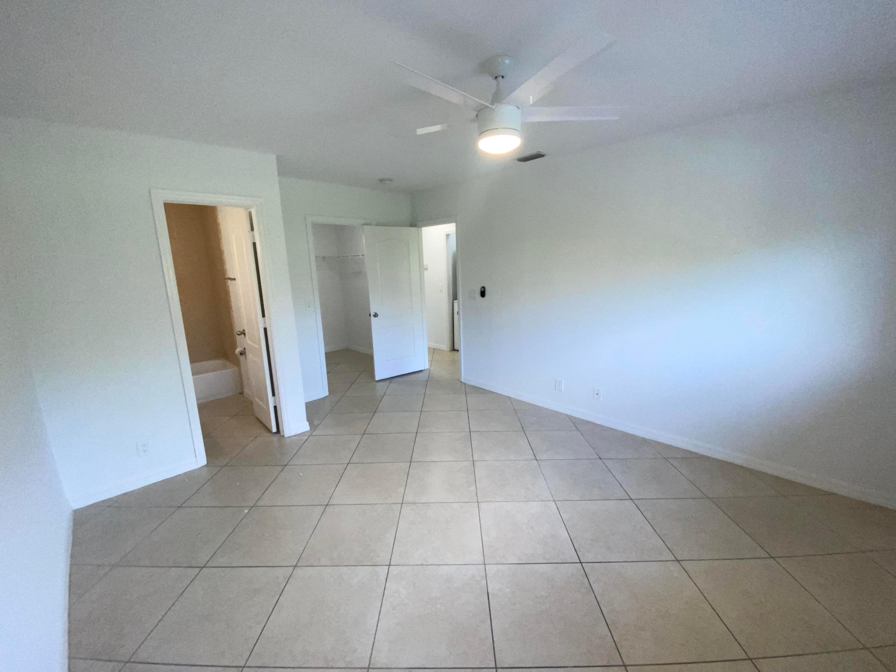 1014 NE 9th Avenue 9