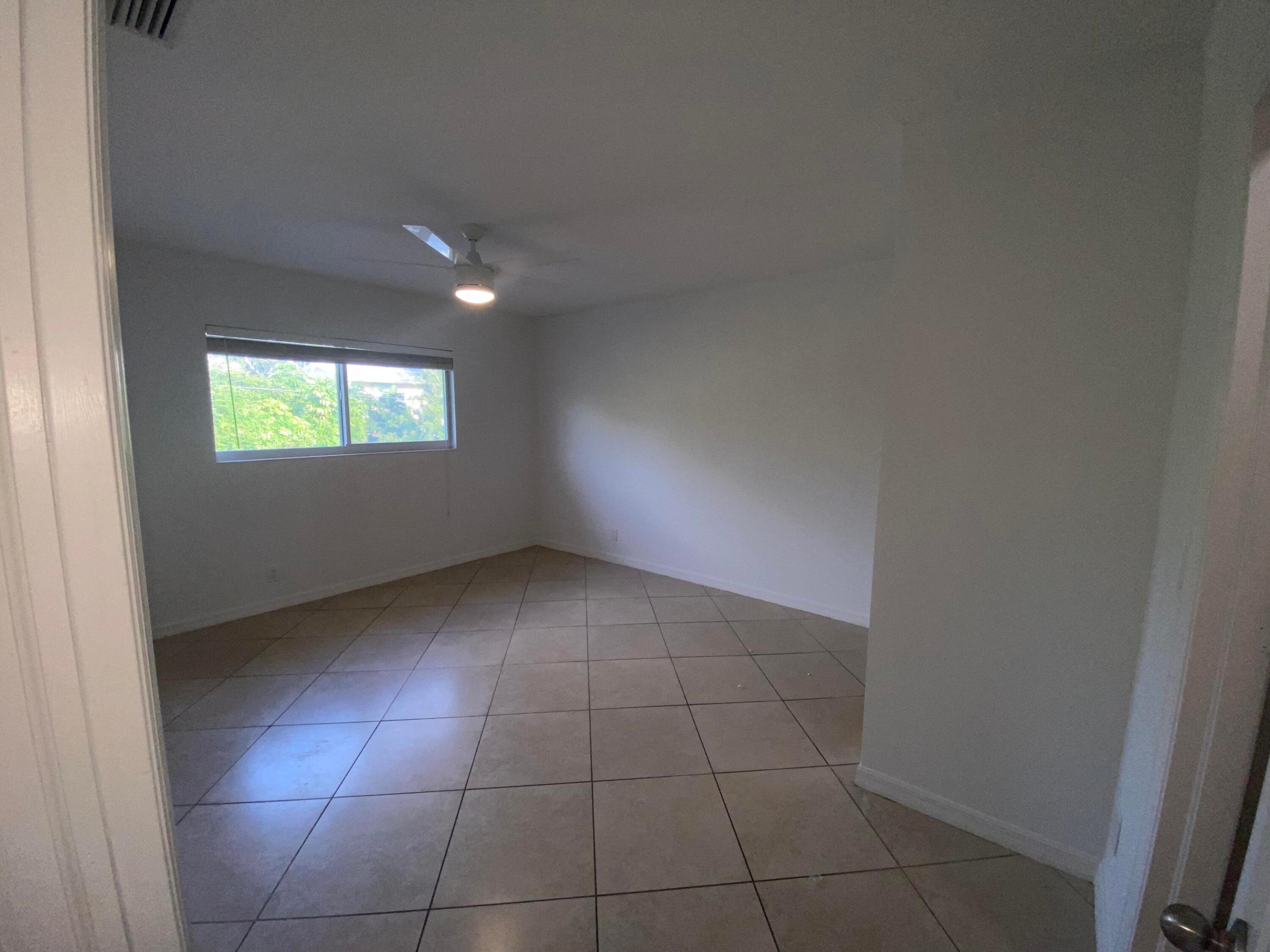 1014 NE 9th Avenue 9