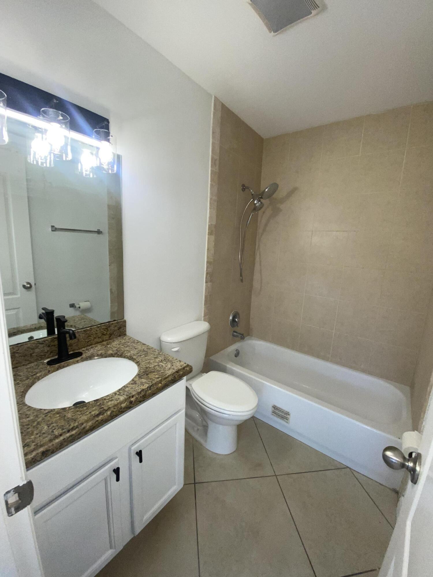 1014 NE 9th Avenue 9