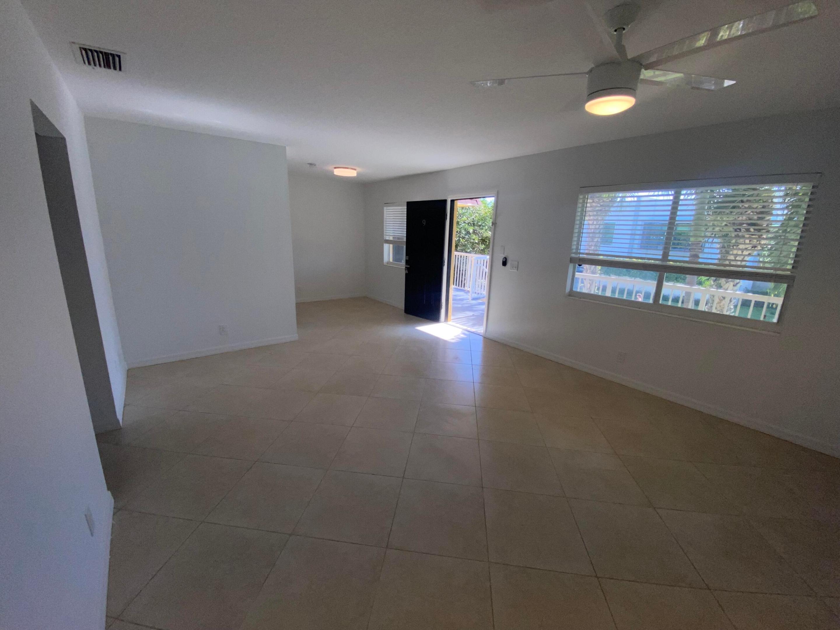 1014 NE 9th Avenue 9