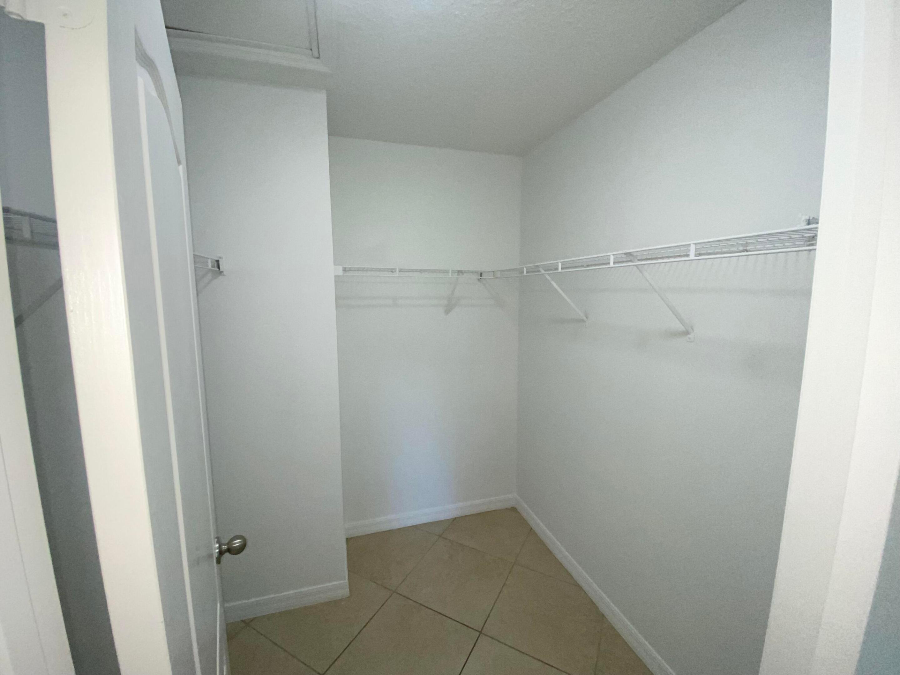 1014 NE 9th Avenue 9