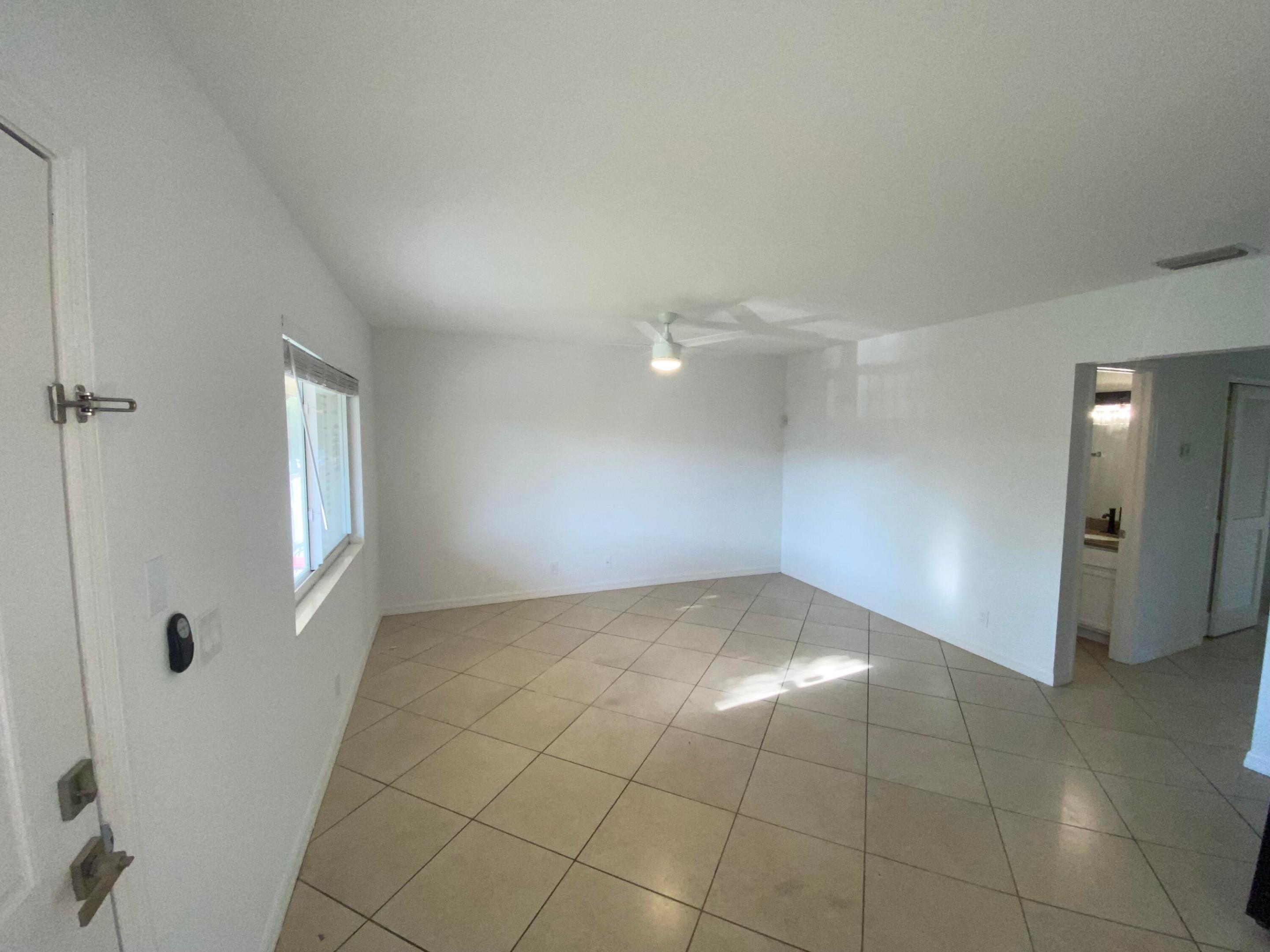 1014 NE 9th Avenue 9