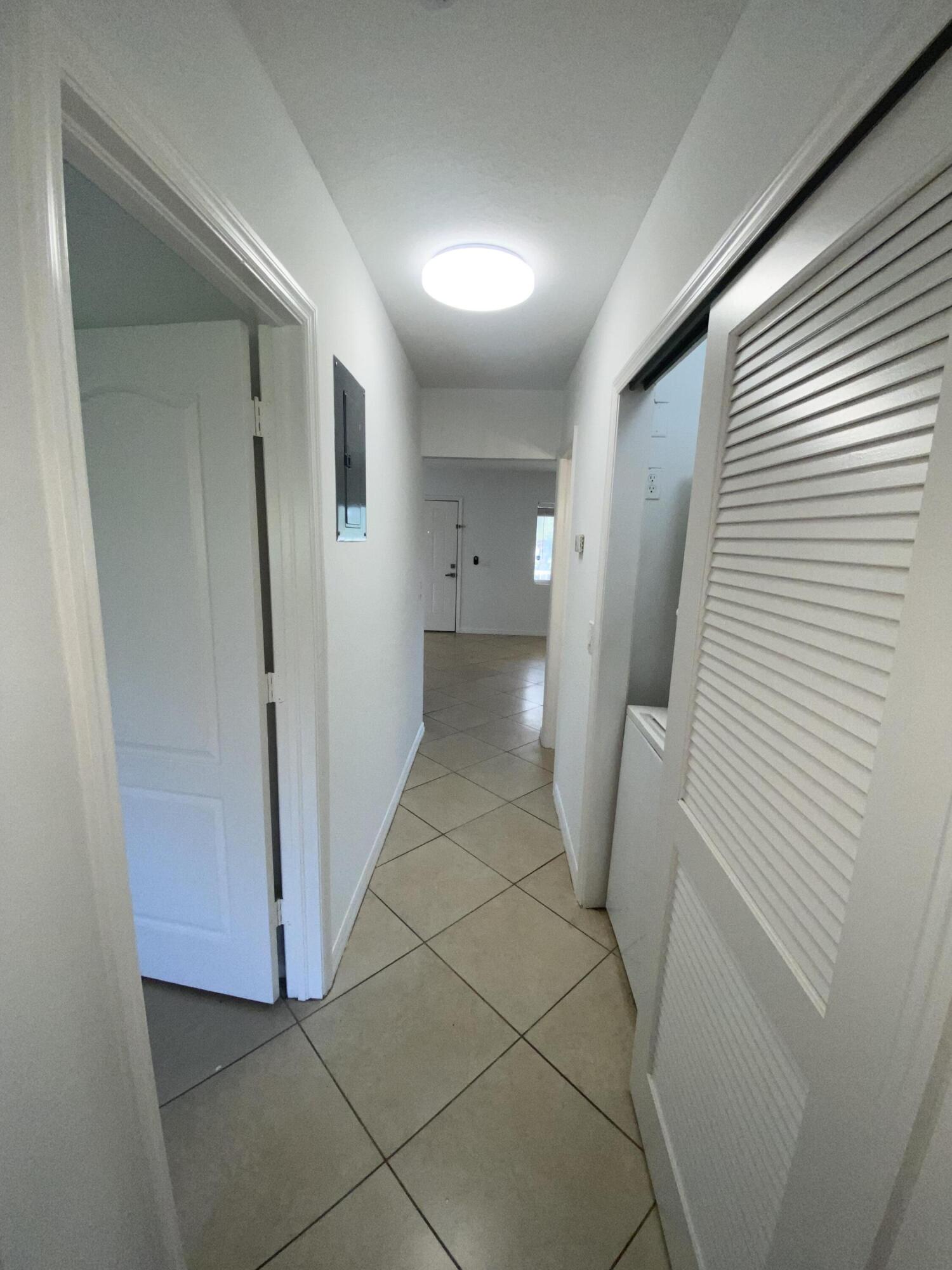 1014 NE 9th Avenue 9