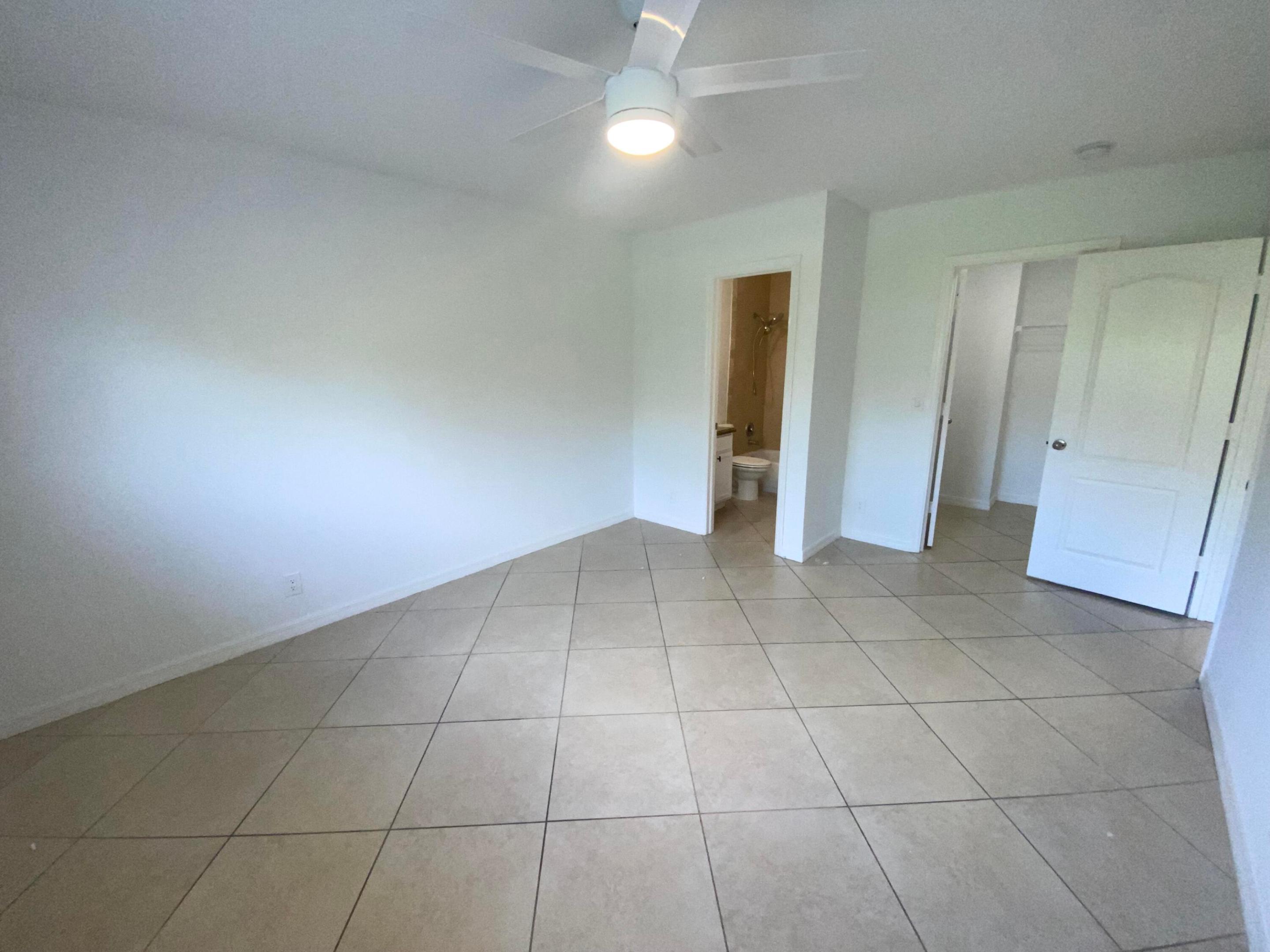 1014 NE 9th Avenue 9