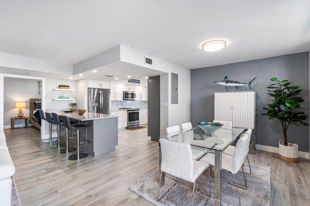 2900 NE 14th St Causeway 807