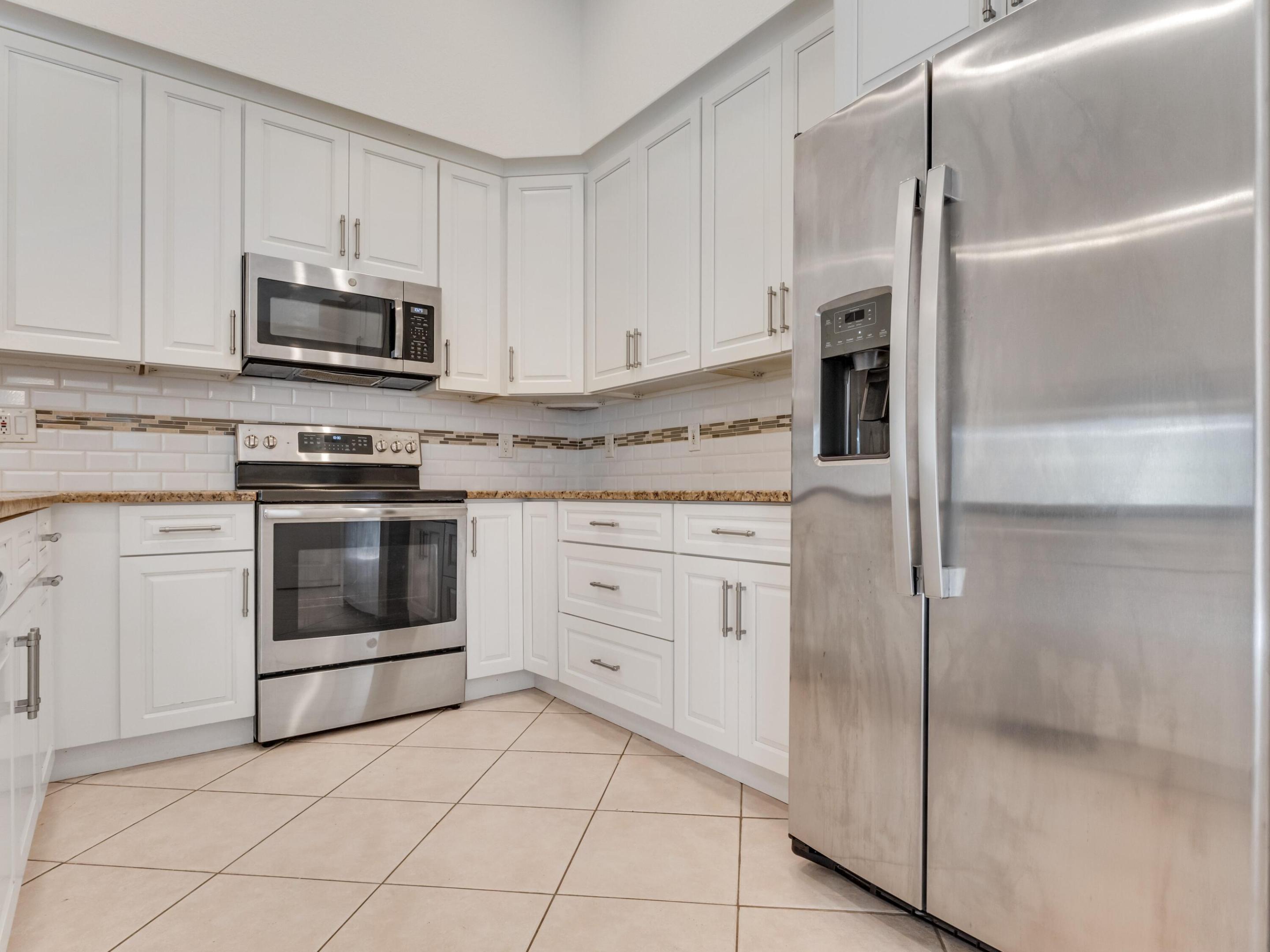 232 W Coral Trace Circle N