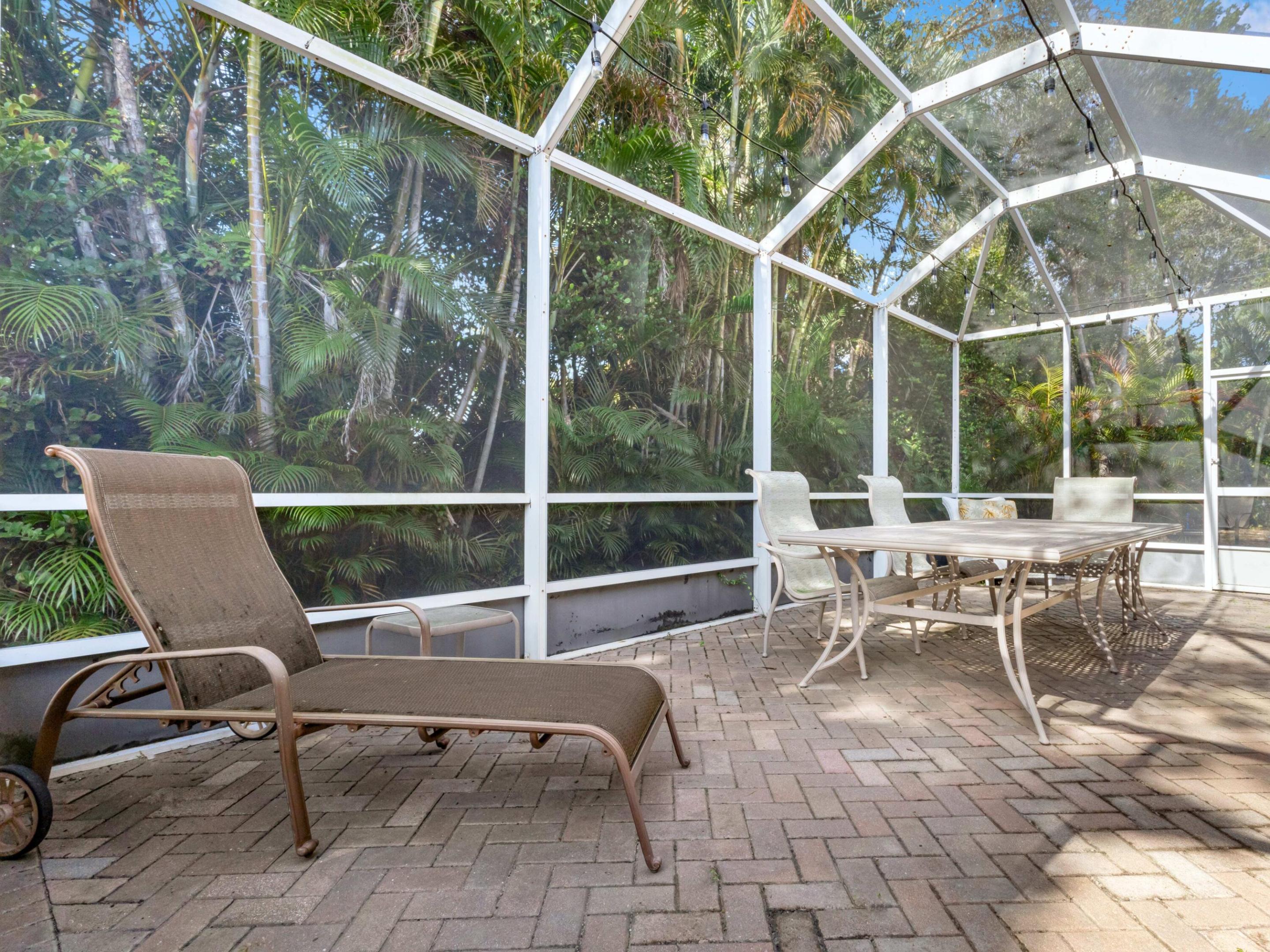232 W Coral Trace Circle N
