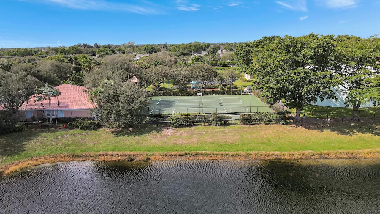 232 W Coral Trace Circle N