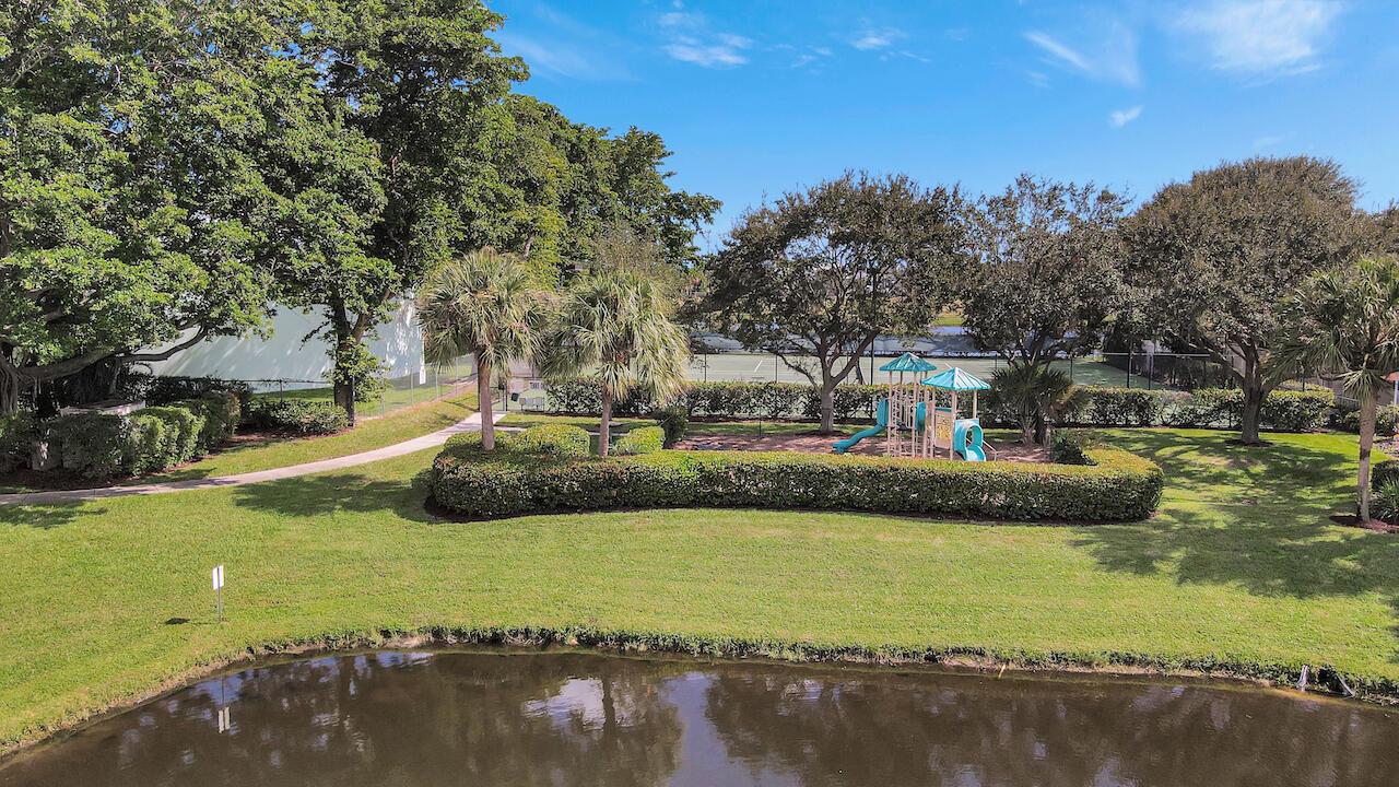 232 W Coral Trace Circle N