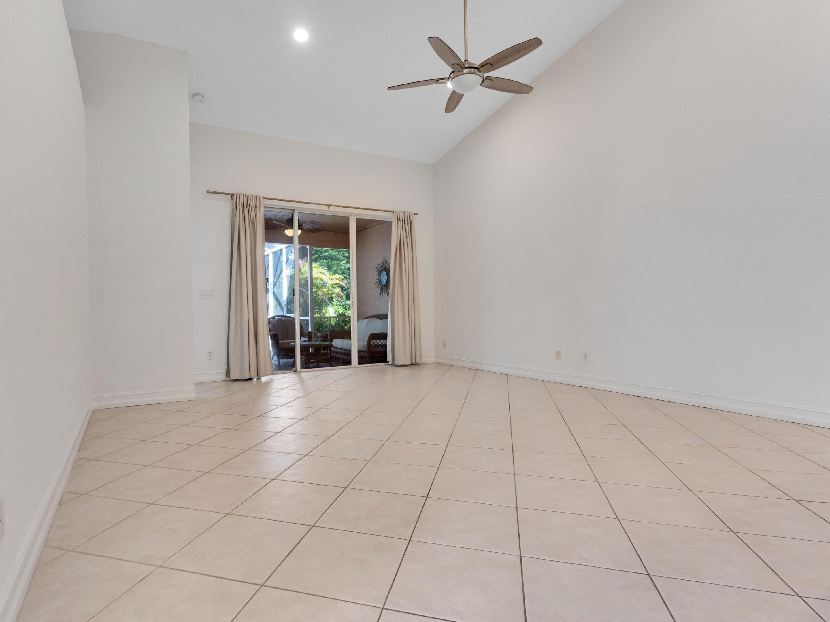 232 W Coral Trace Circle N