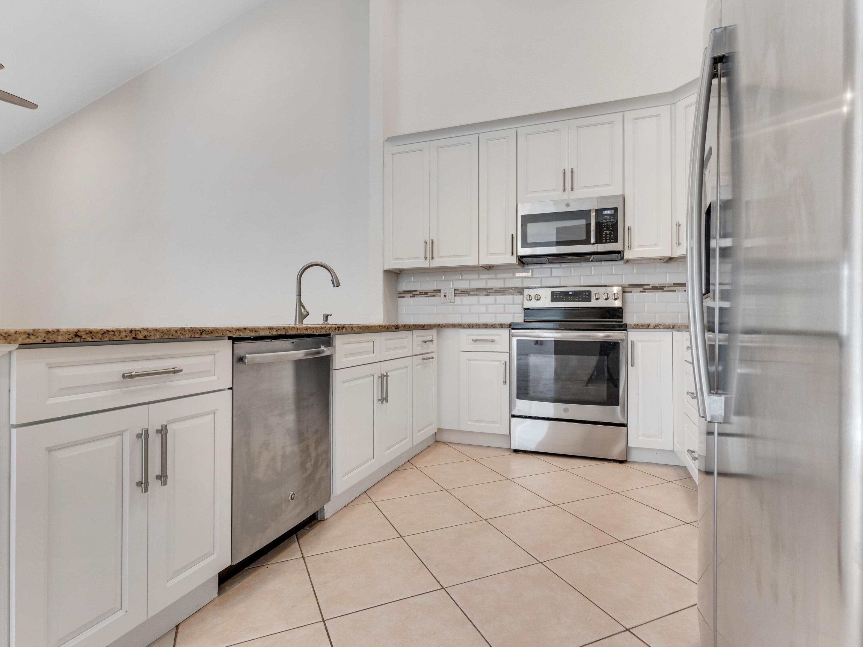 232 W Coral Trace Circle N