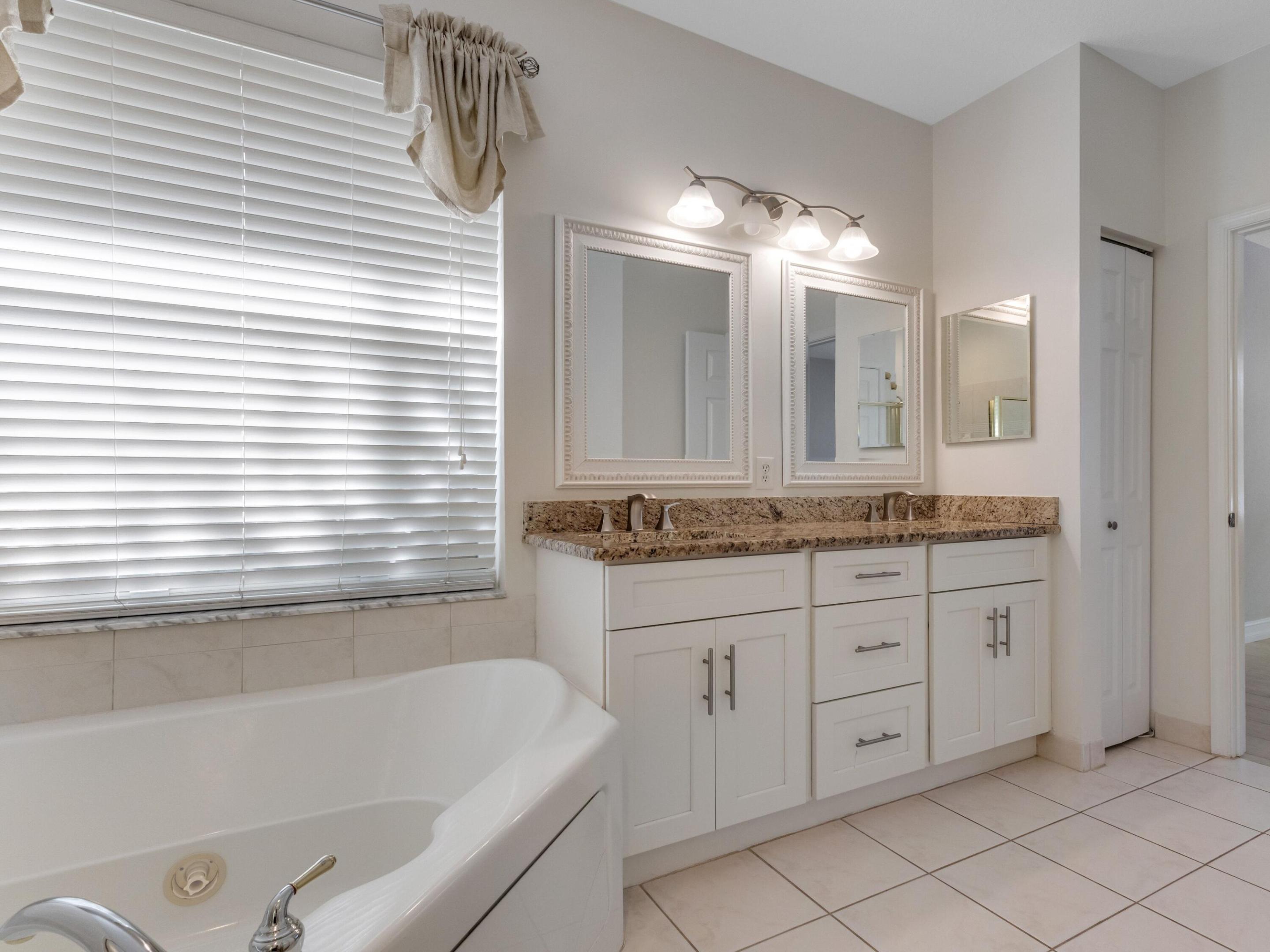 232 W Coral Trace Circle N