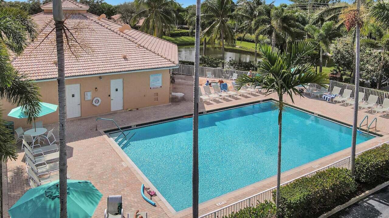 232 W Coral Trace Circle N