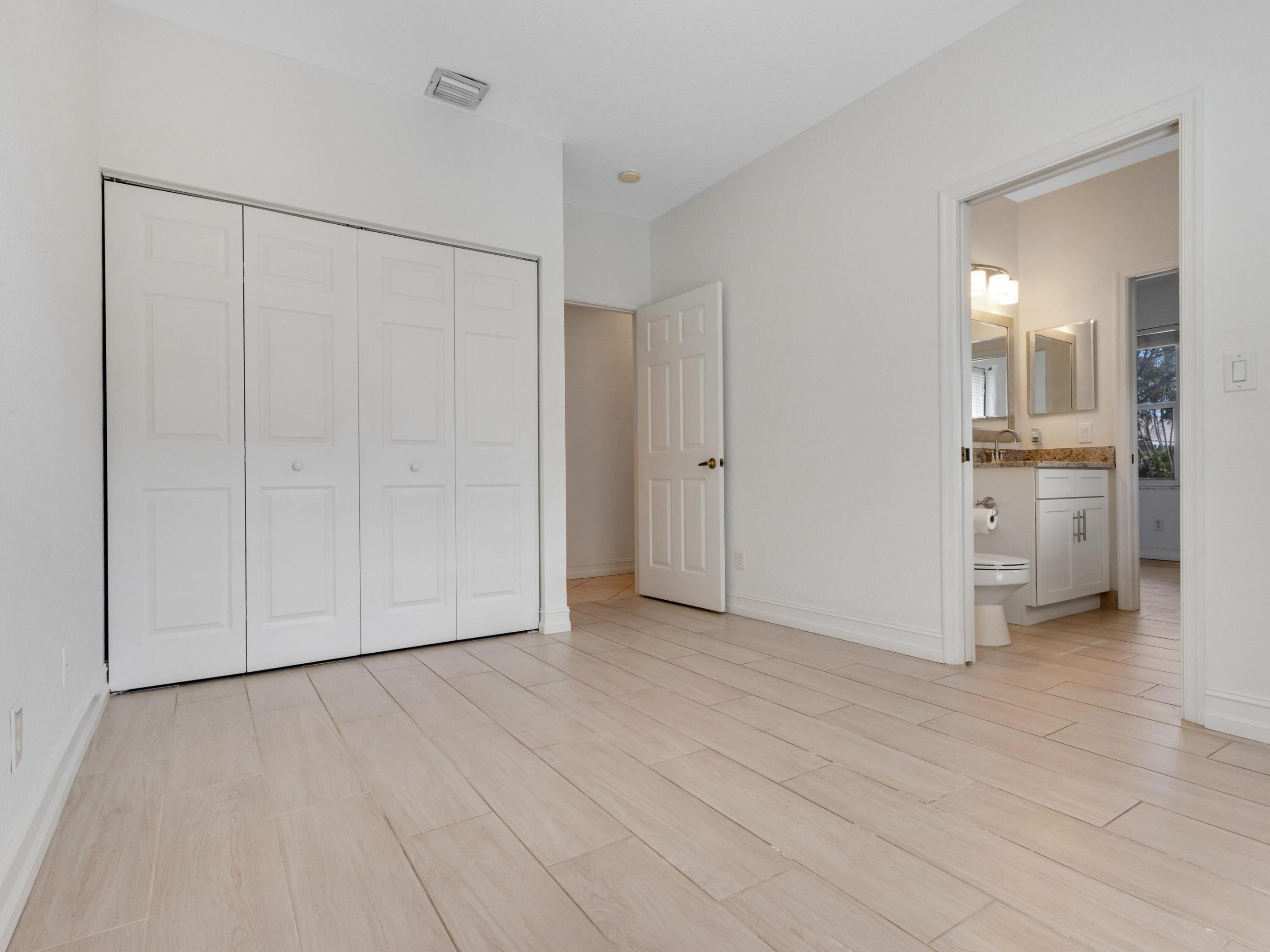 232 W Coral Trace Circle N
