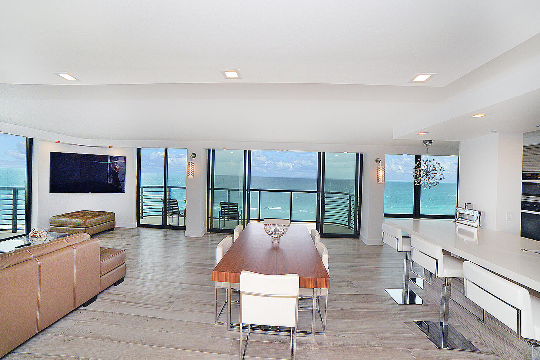 250 S Ocean Boulevard 9h