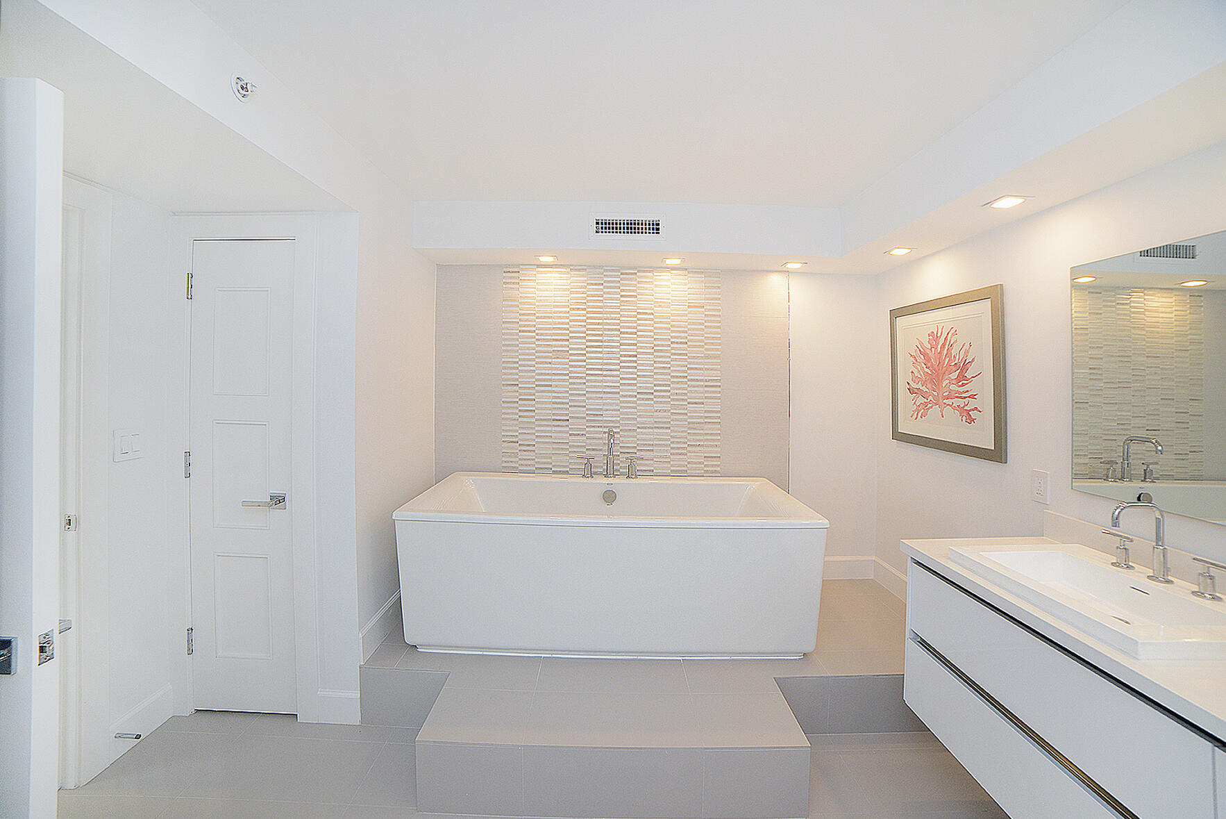 250 S Ocean Boulevard 9h