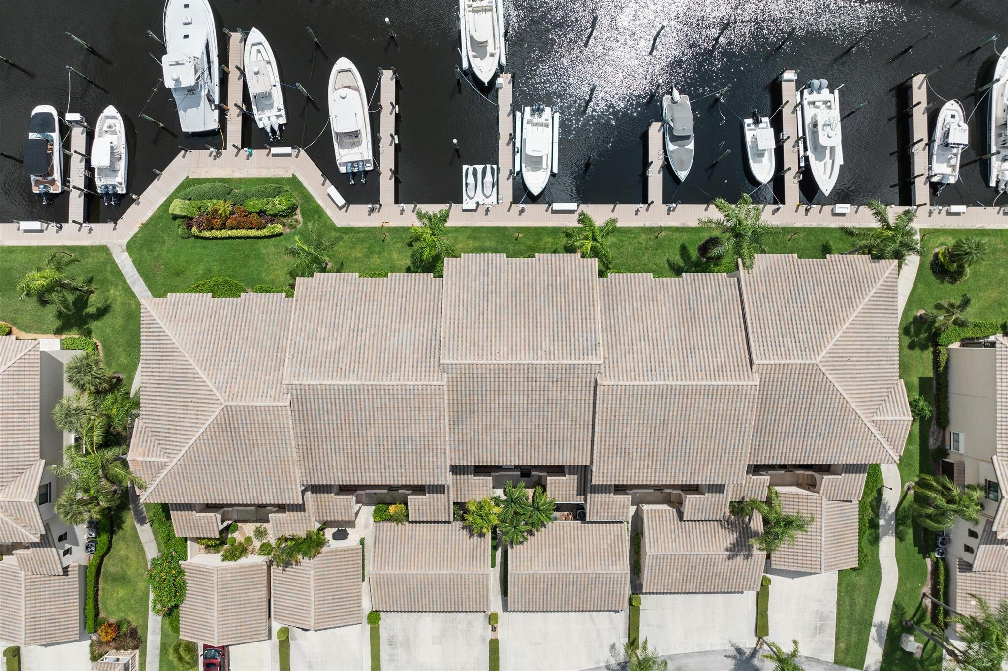 270 Captains Walk 3020