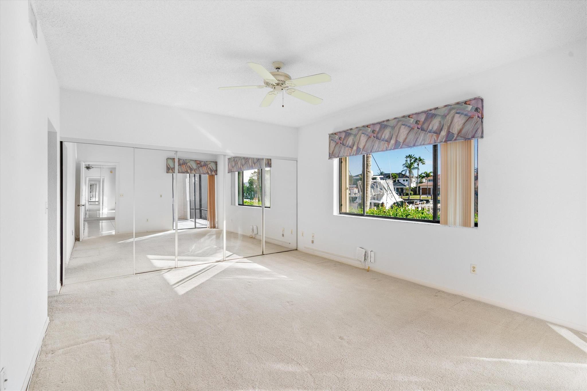 270 Captains Walk 3020