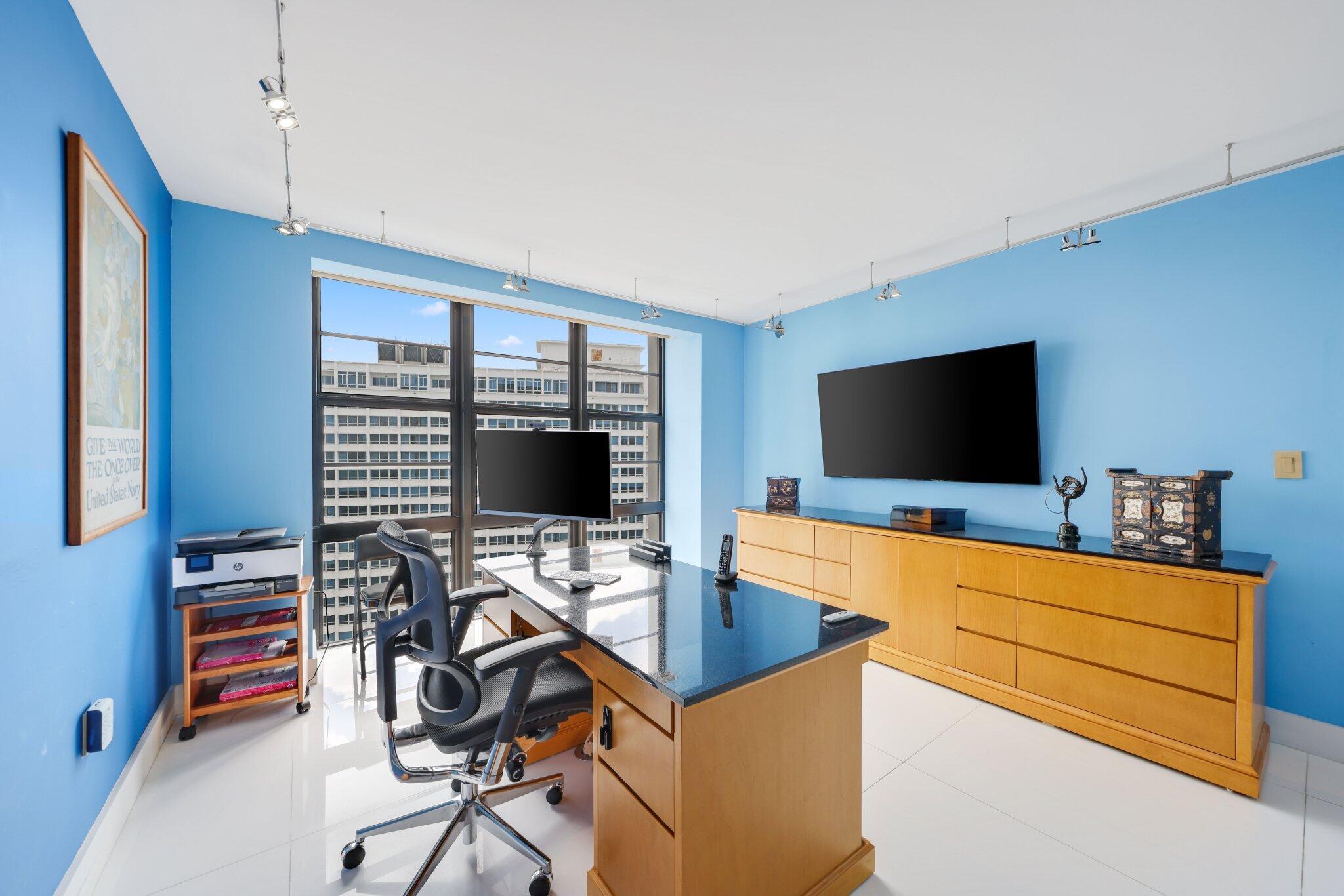5500 Collins Avenue 1704