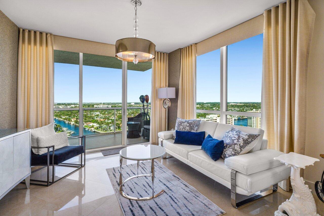 1 N Ocean Boulevard 1607