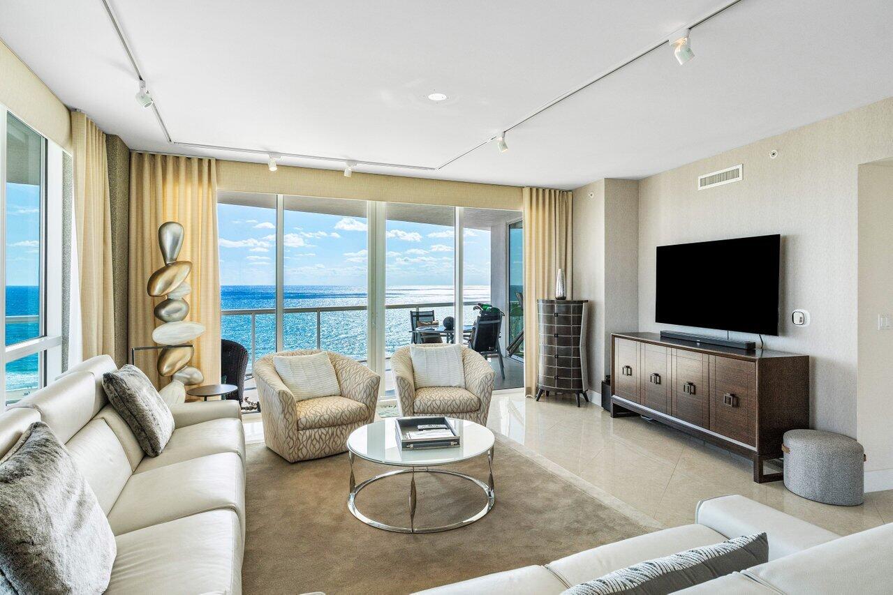 1 N Ocean Boulevard 1607