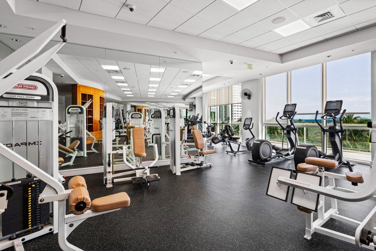 1 N Ocean Boulevard 1607