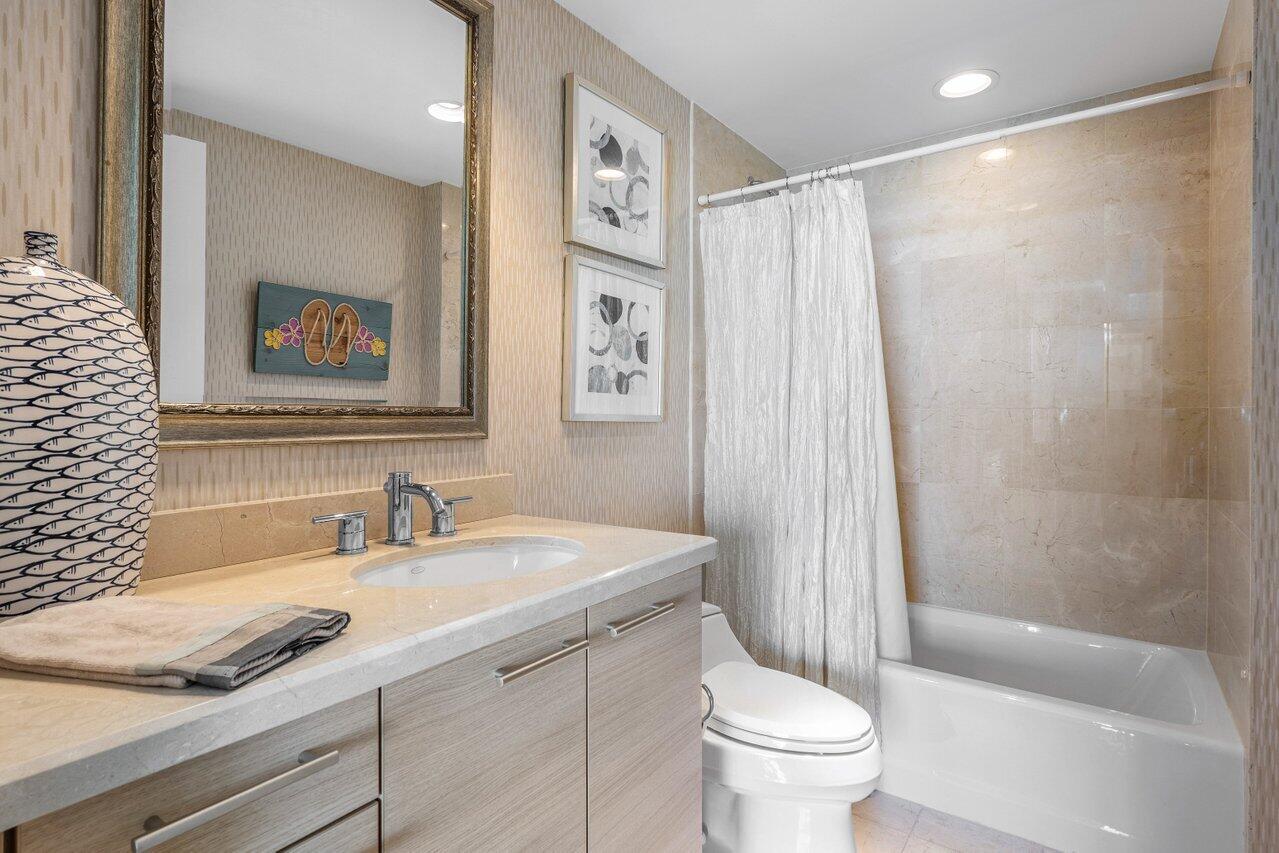 1 N Ocean Boulevard 1607