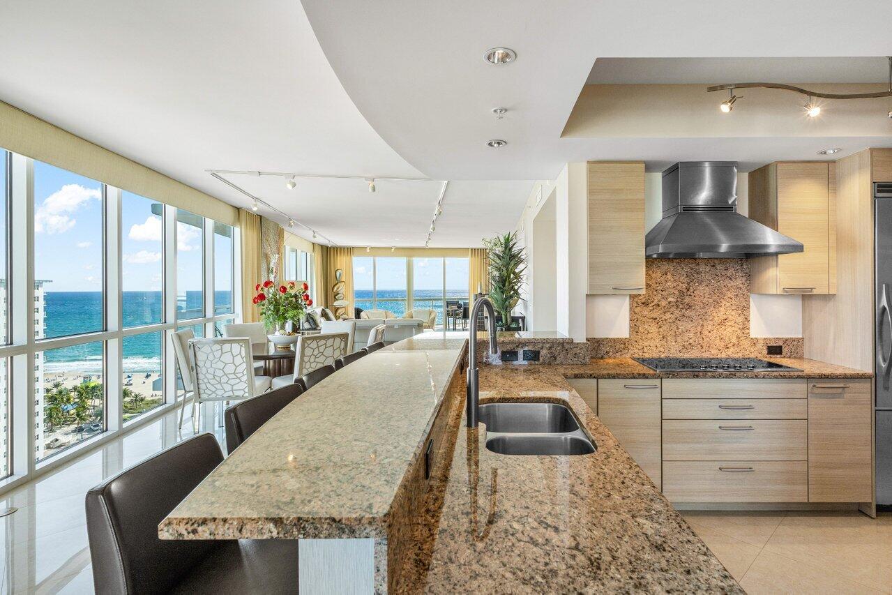 1 N Ocean Boulevard 1607