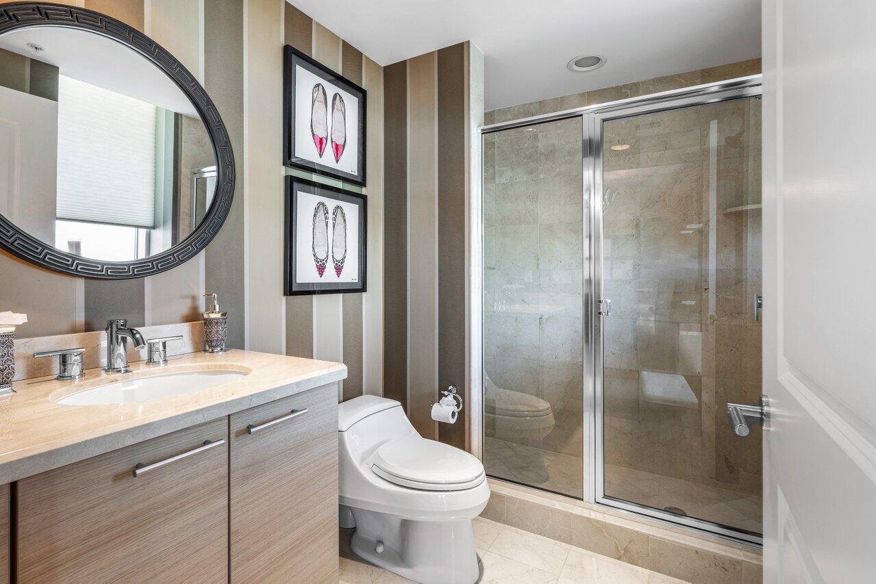 1 N Ocean Boulevard 1607