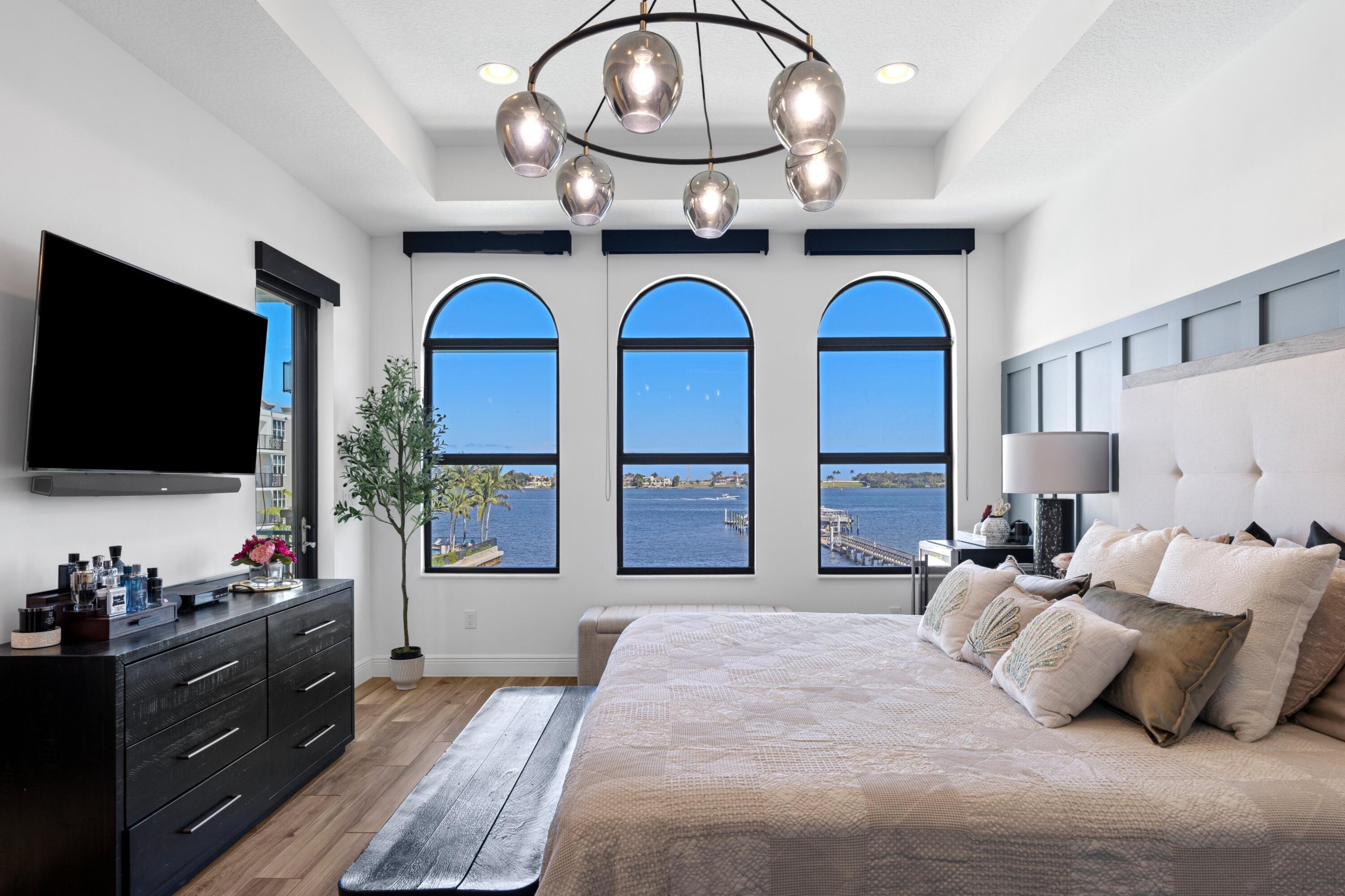 6 Windward Lane