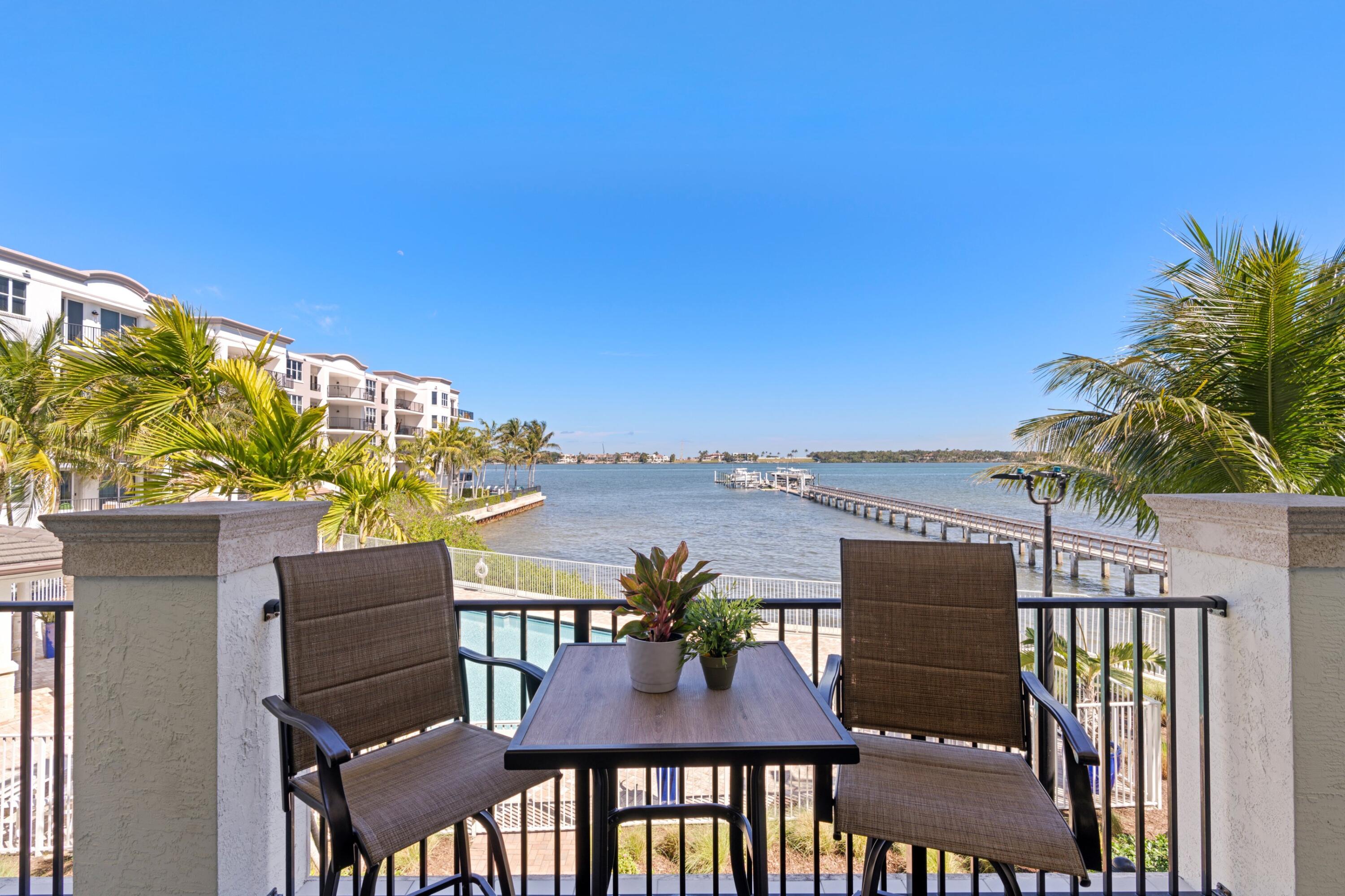 6 Windward Lane