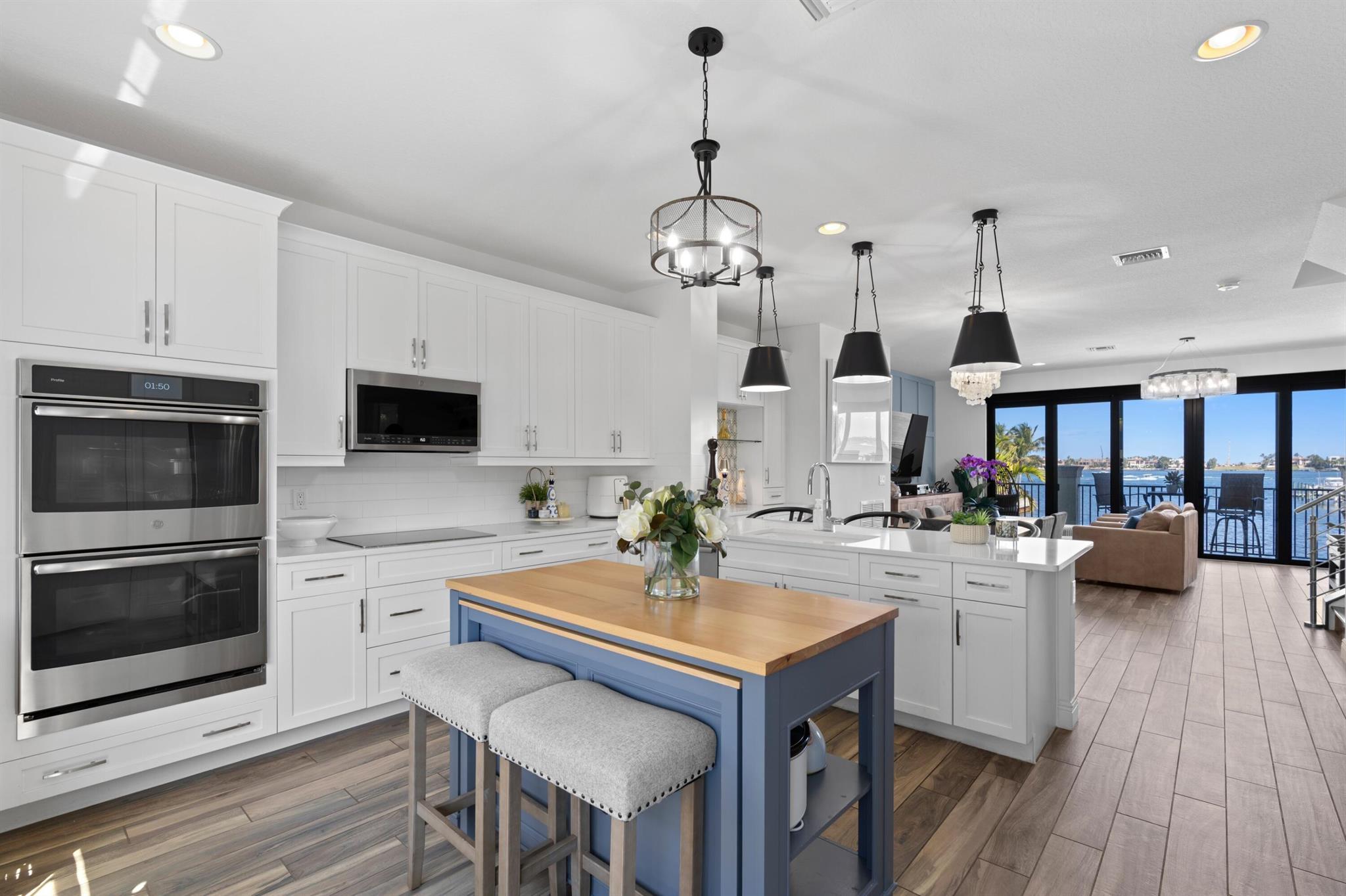 6 Windward Lane