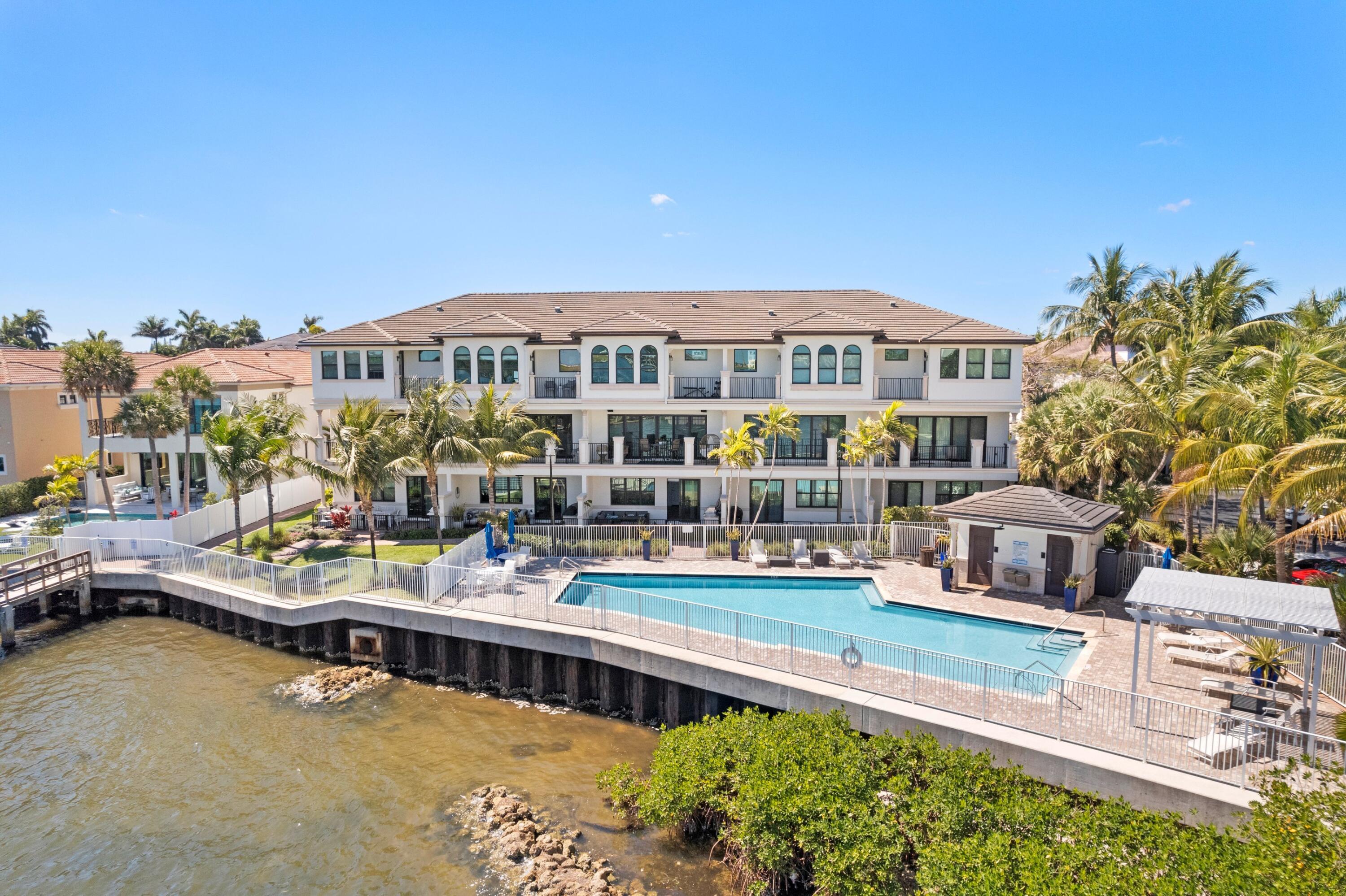 6 Windward Lane