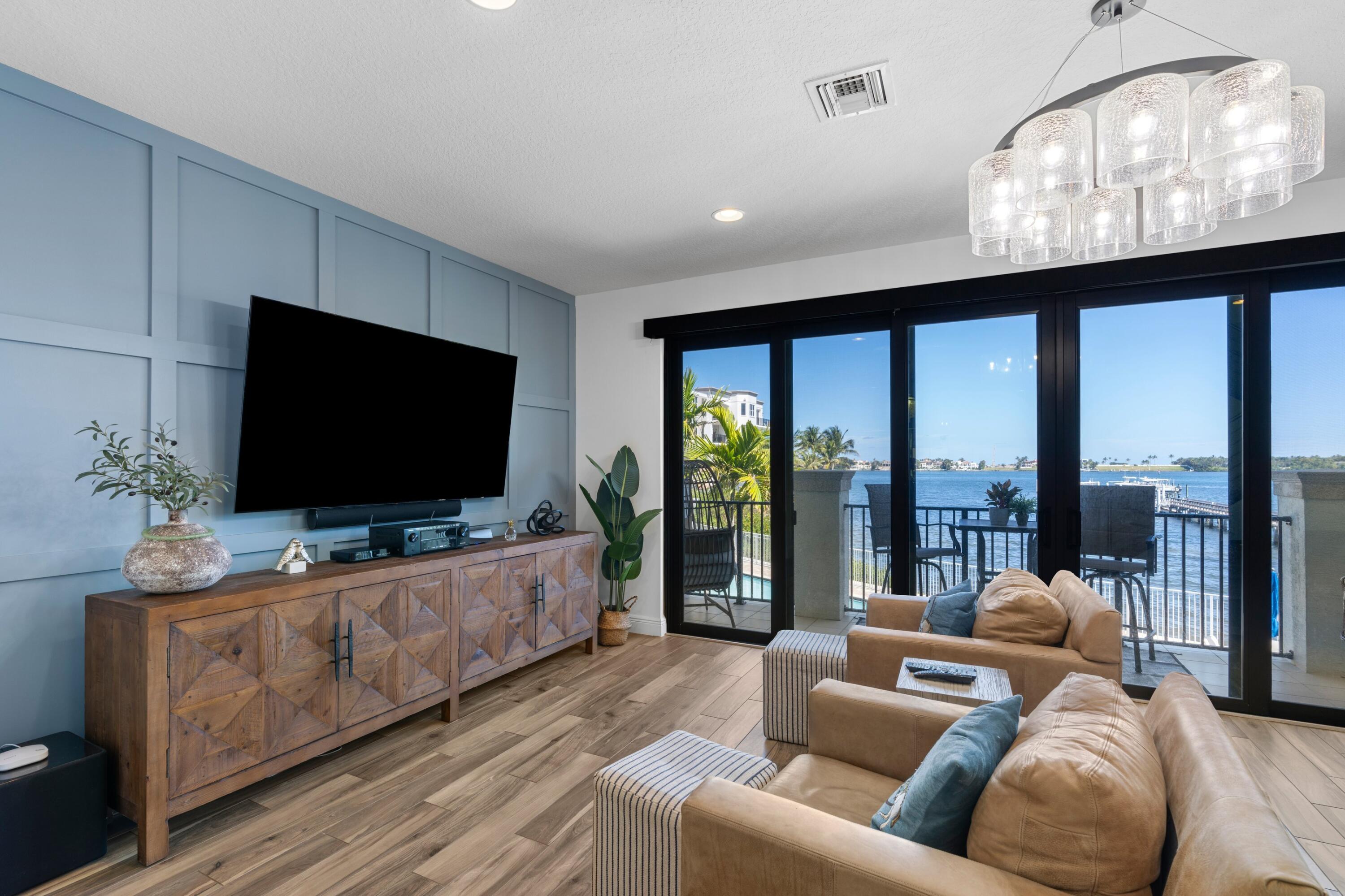 6 Windward Lane