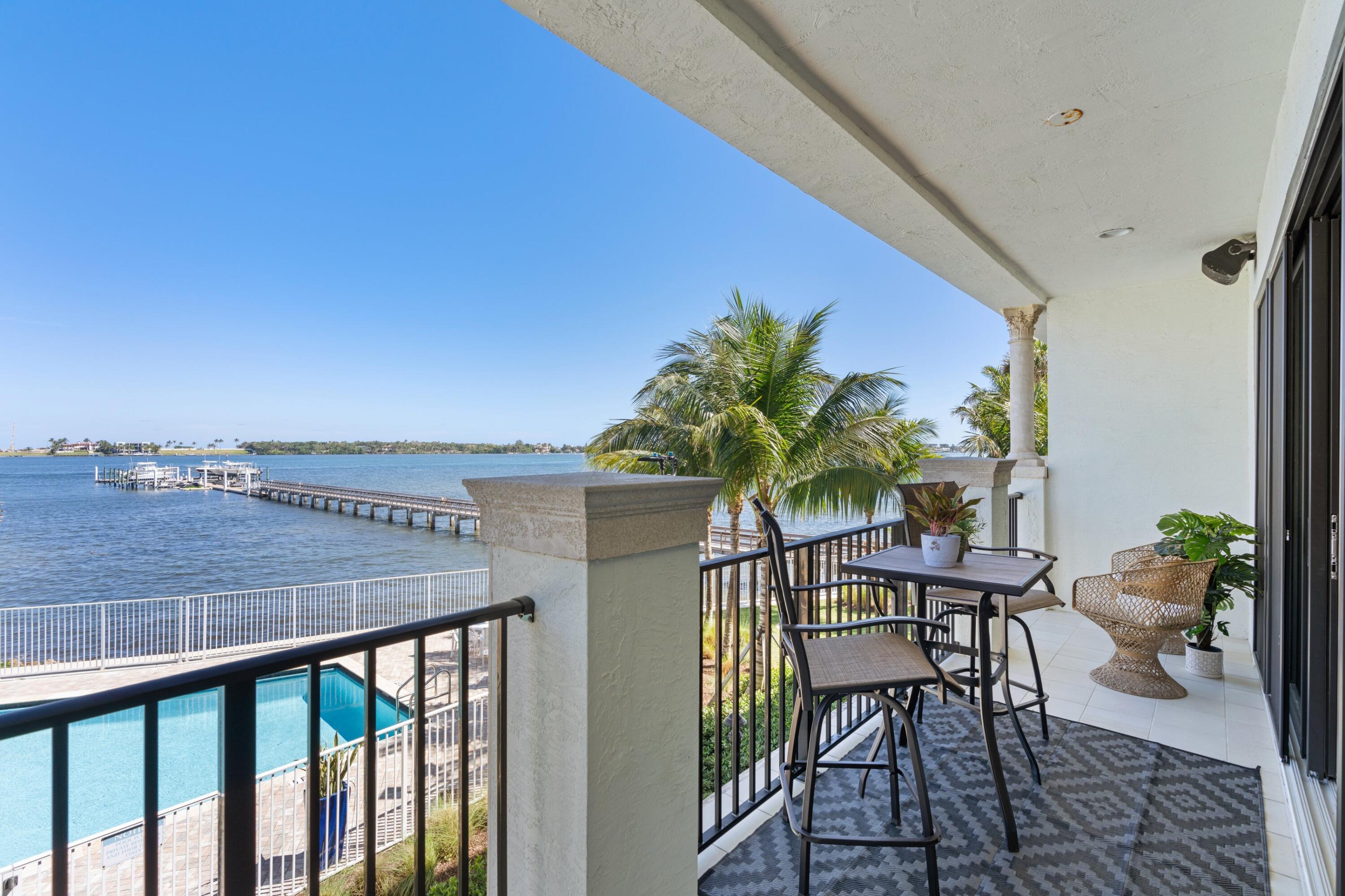6 Windward Lane