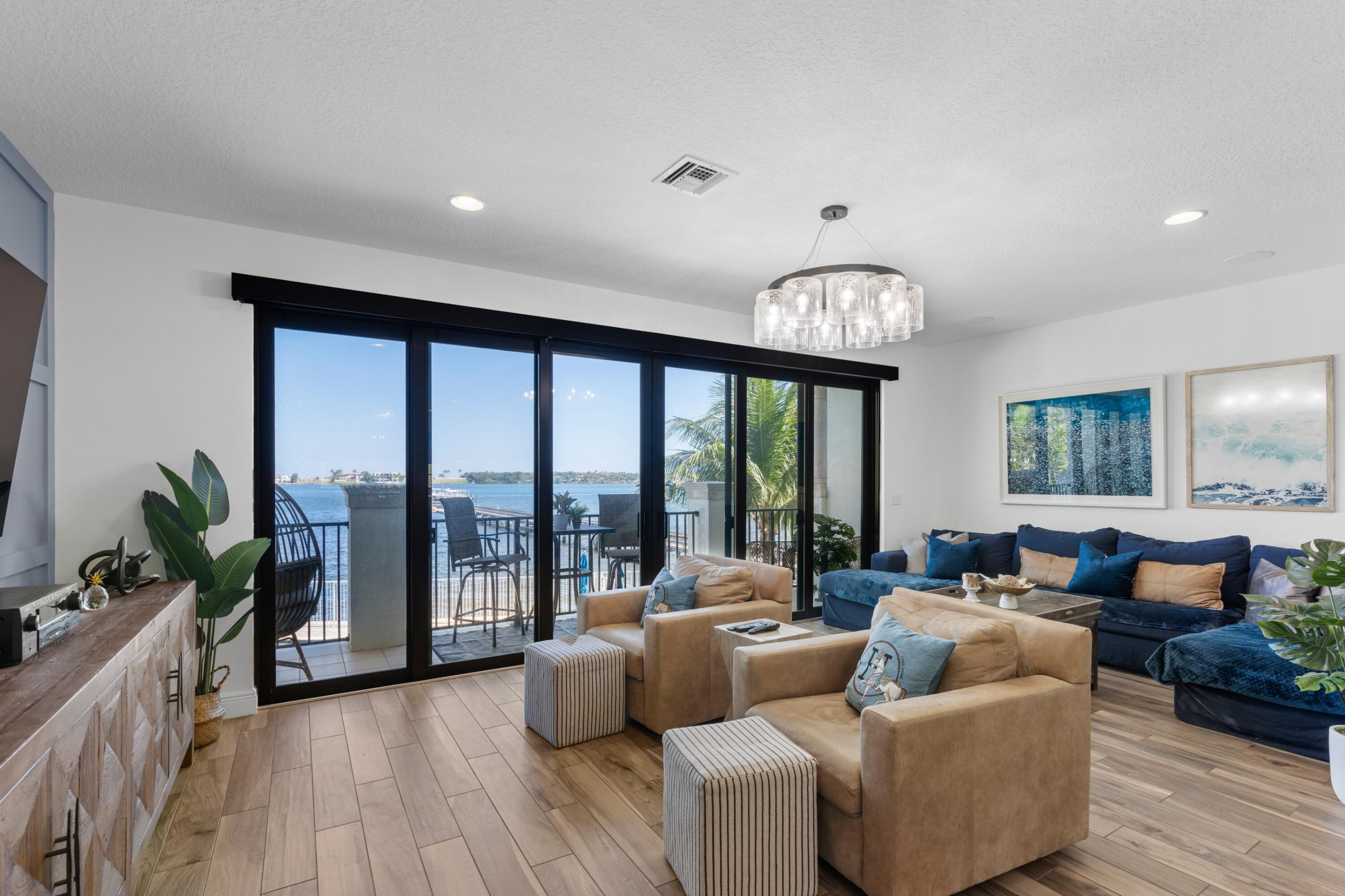 6 Windward Lane