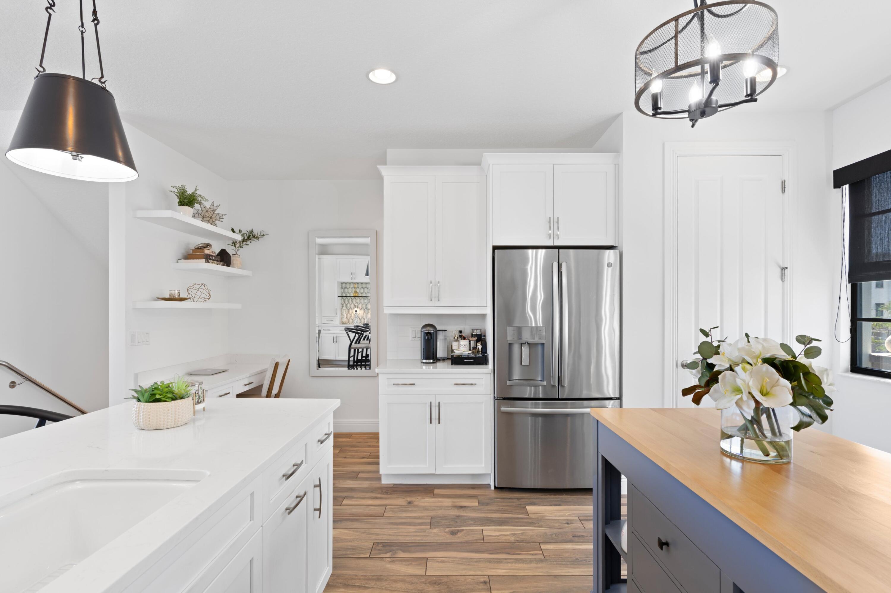 6 Windward Lane