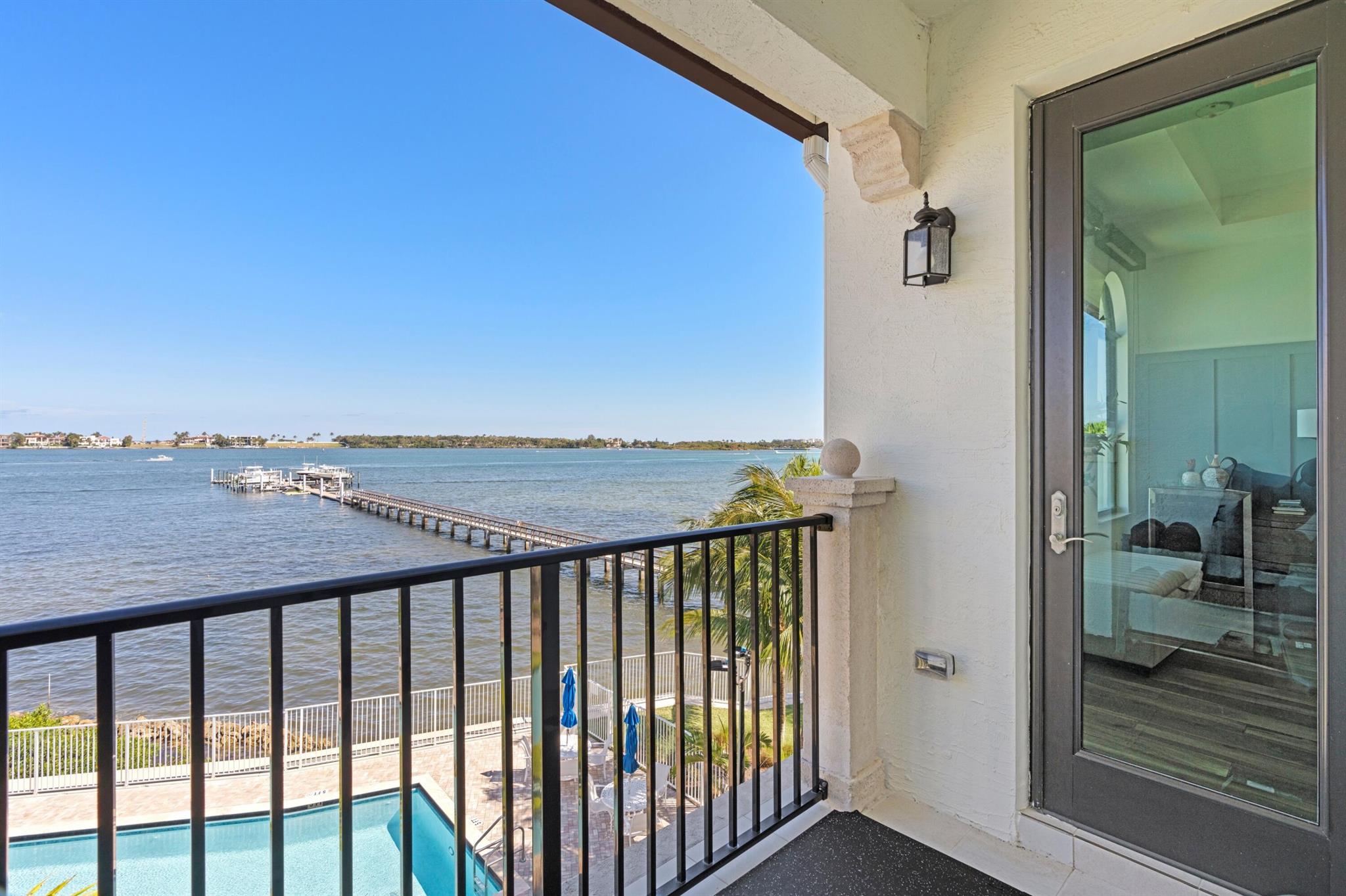 6 Windward Lane