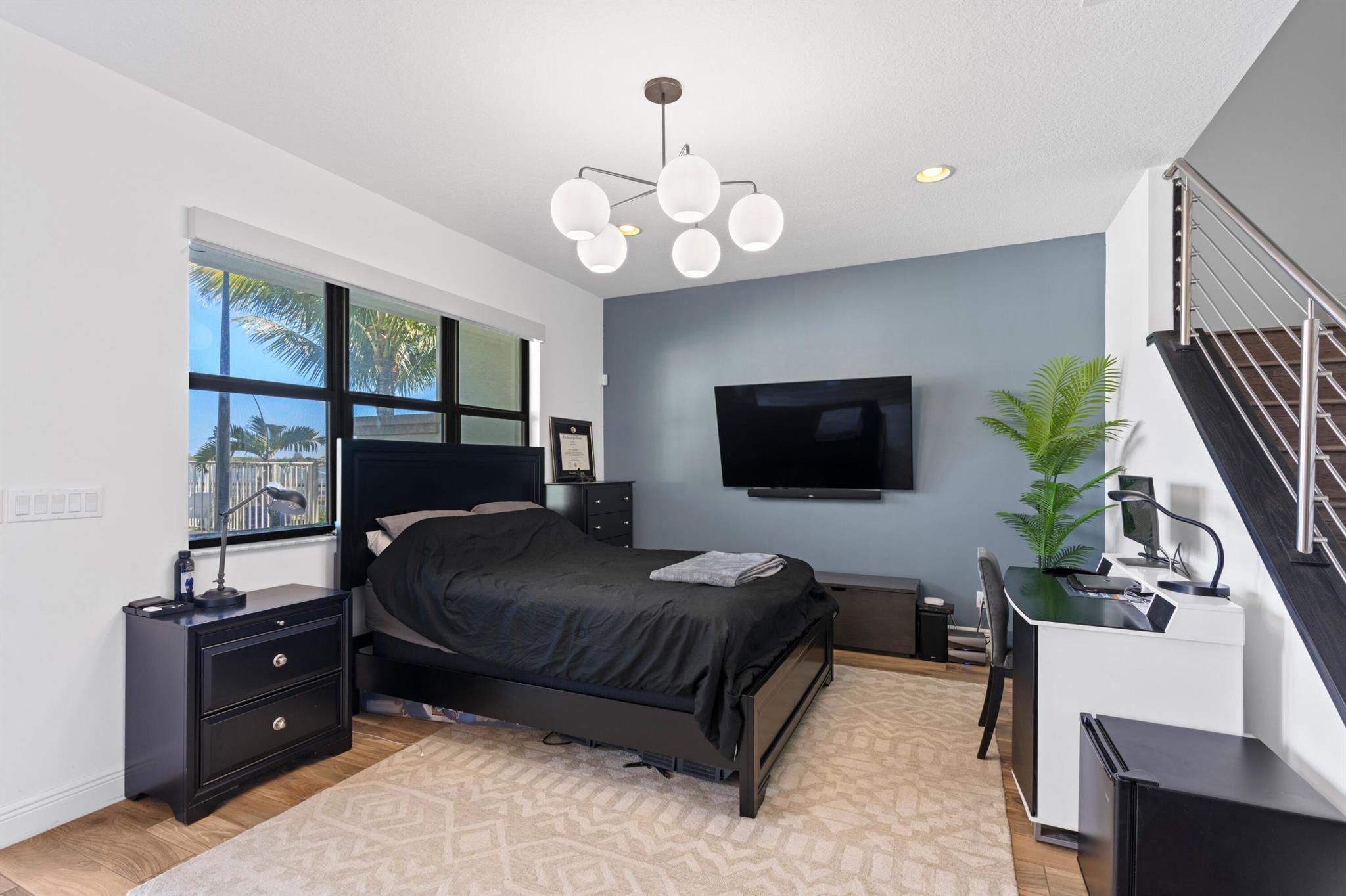 6 Windward Lane
