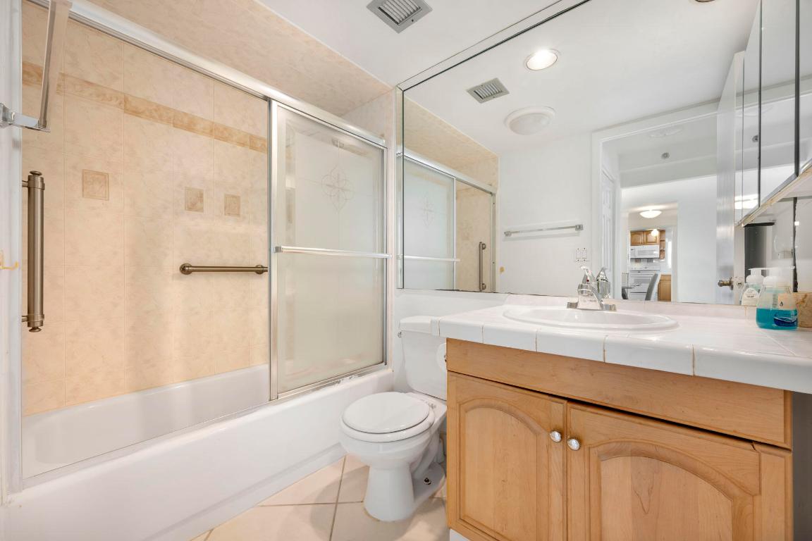 4511 S Ocean Boulevard 101