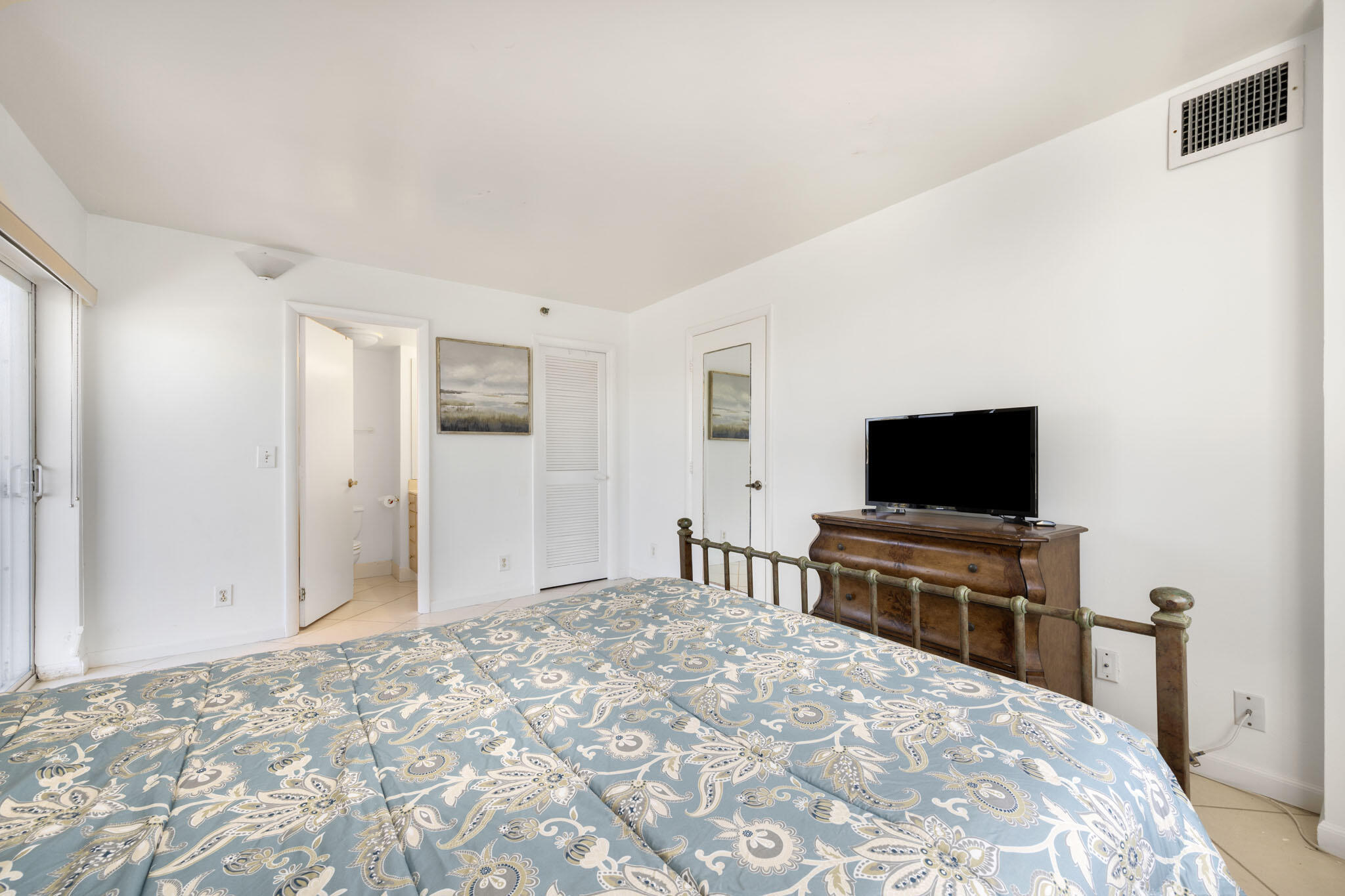 4511 S Ocean Boulevard 101